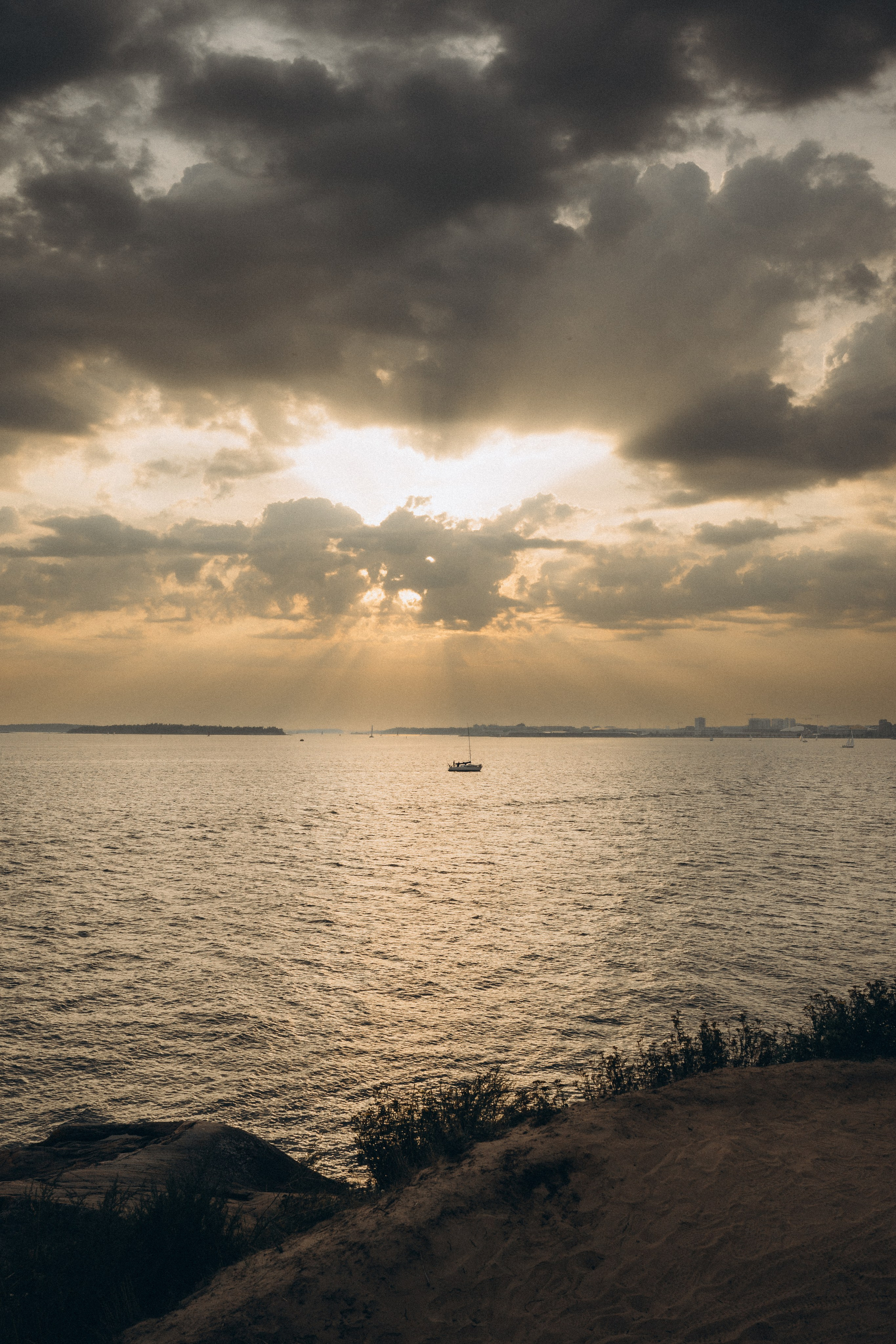 Summer. Wedding and potrait photographer in Helsinki Vickan O