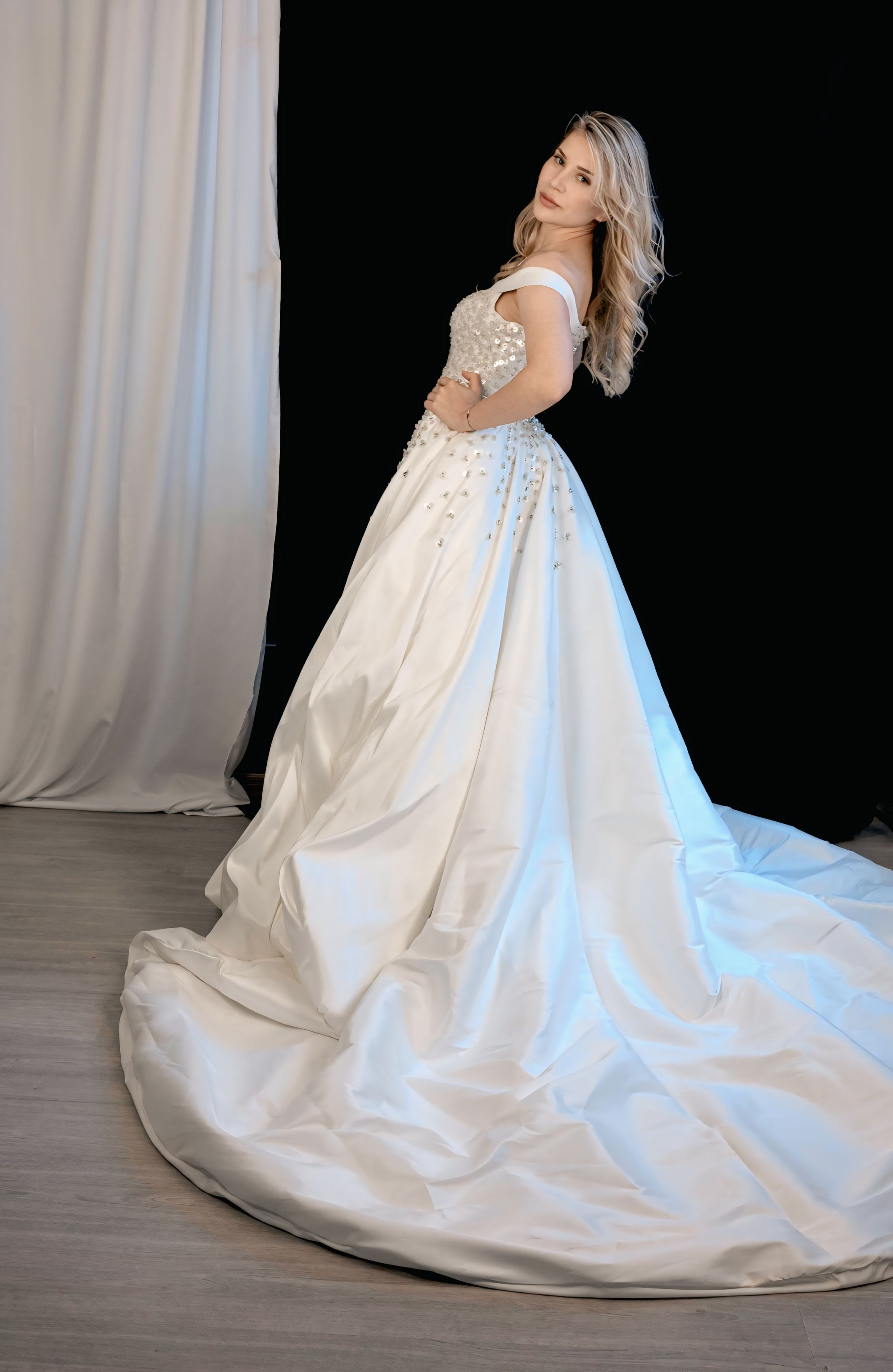 Catalog photoshoot in Paris. Alina Tagzieva- a photograper in Paris