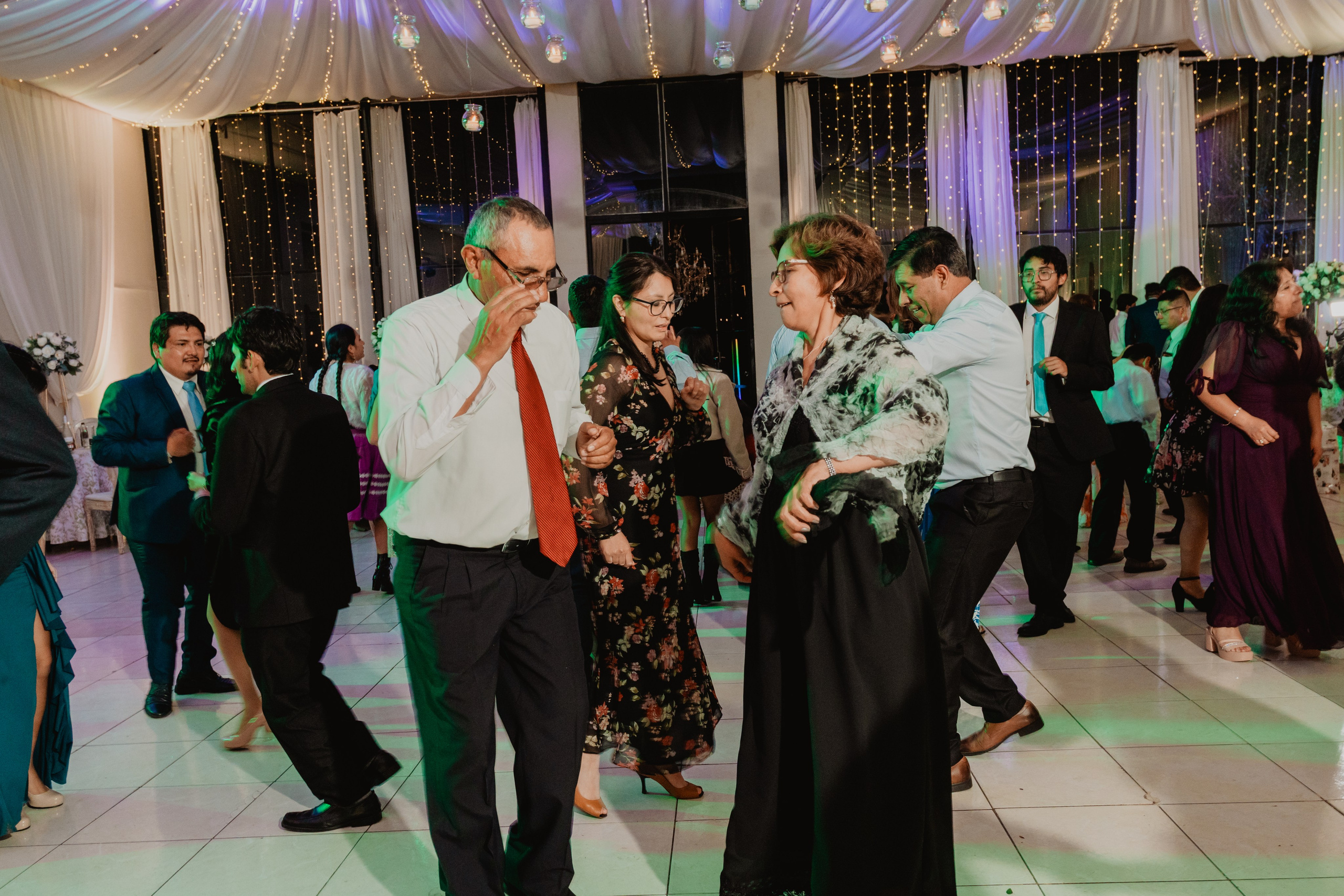 FERNANDO + MARIBEL | BODA RELIGIOSA. Studio KVTA | Fotografía y Video de Bodas en Arequipa