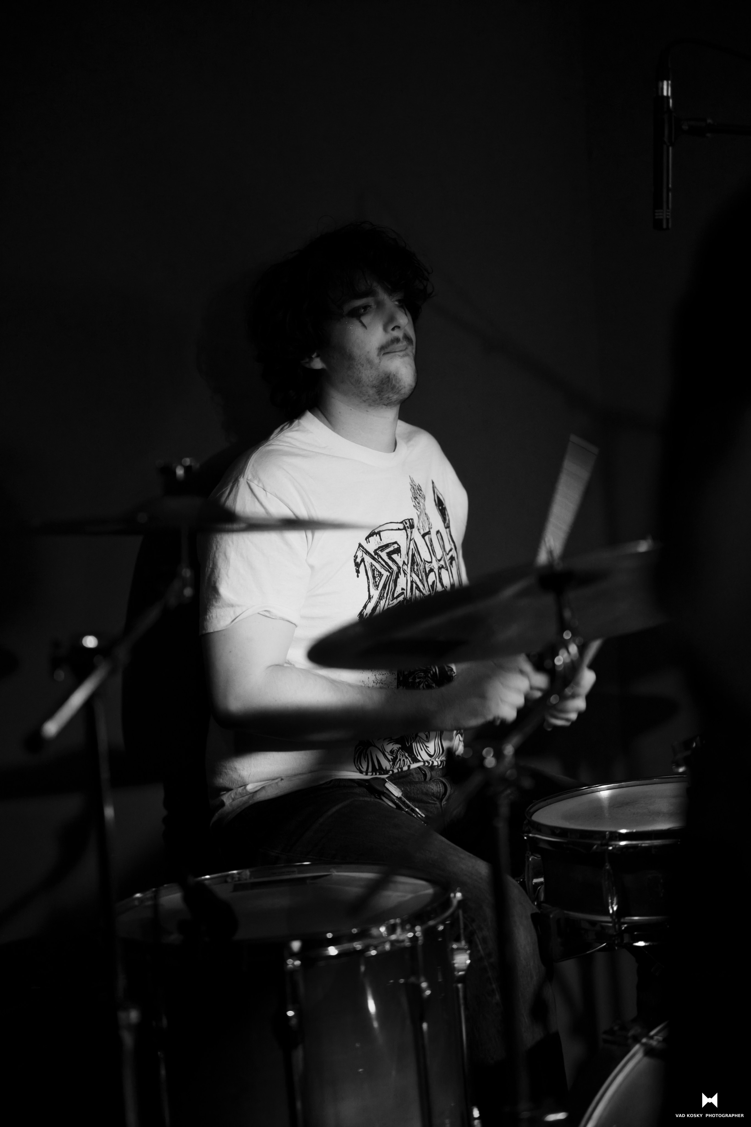 Crimson bass — Mary Bar Haifa 28.11.25. Vad Kosky Photographer