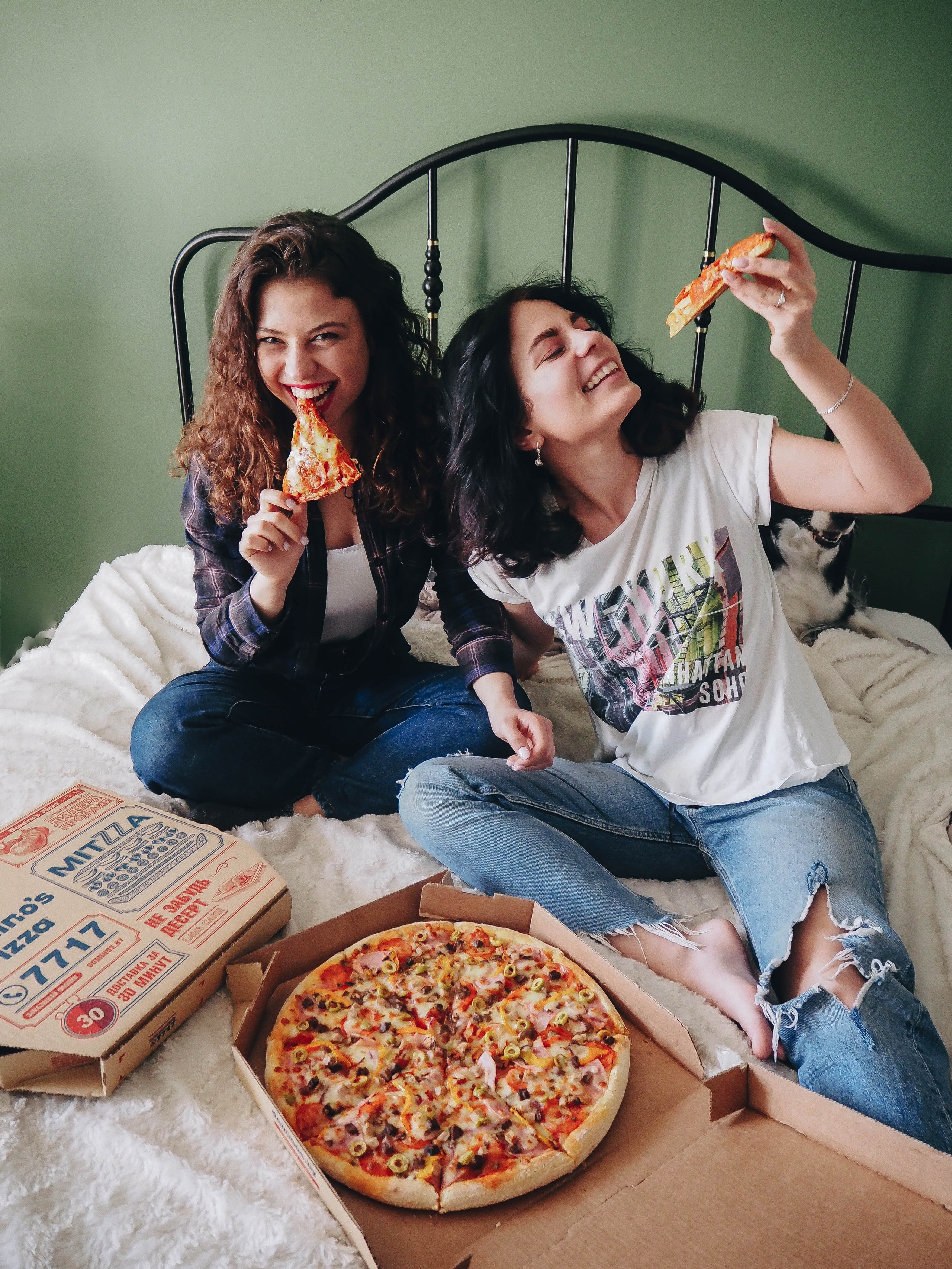 Pizza&Friends | Photoshoot for Domino’s pizza. Photographer in Los Angeles. Julia Ishmuratova