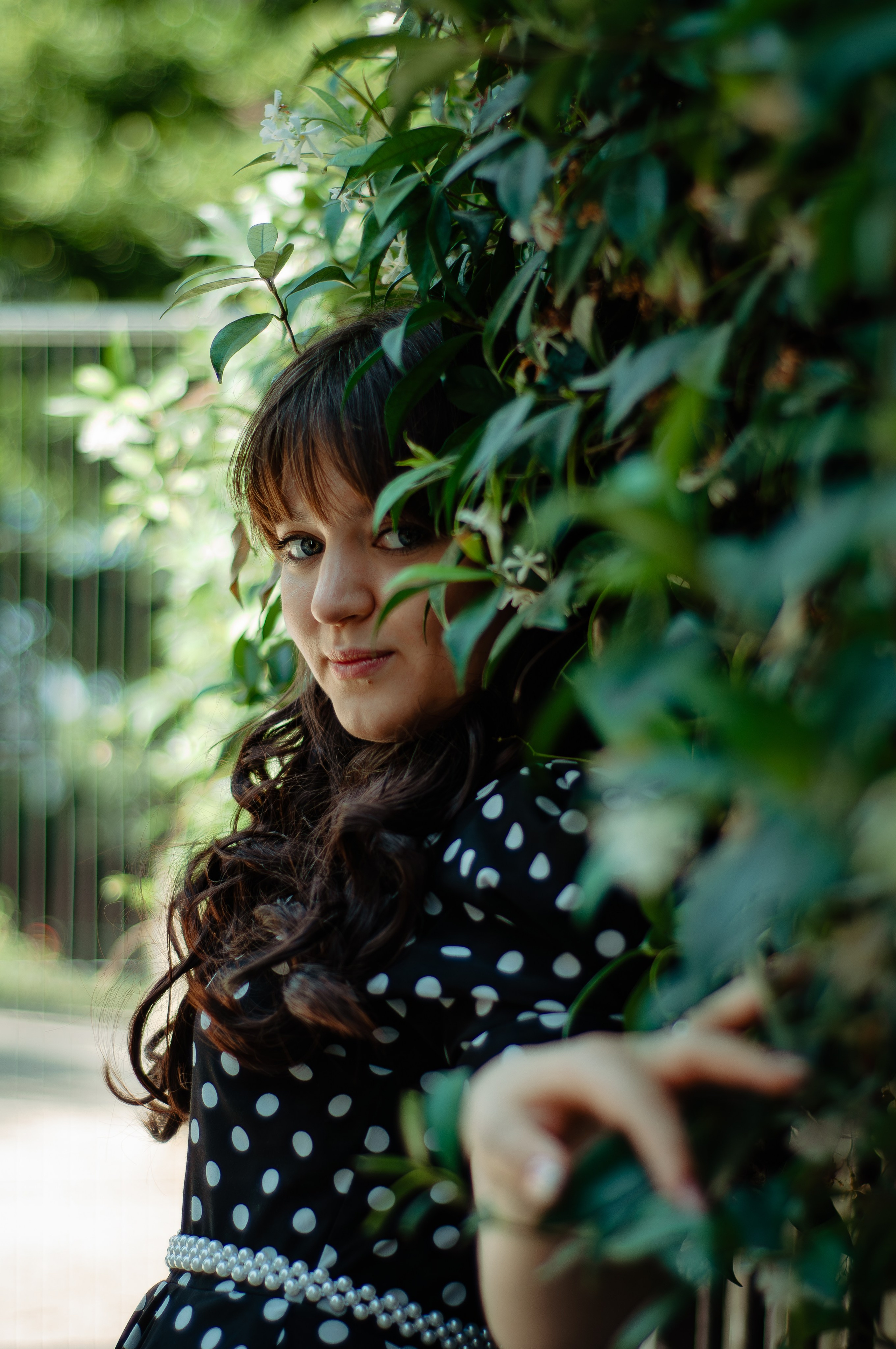 Женский портрет у Эйфелевой башни. Фотограф в Париже Полина Осипова