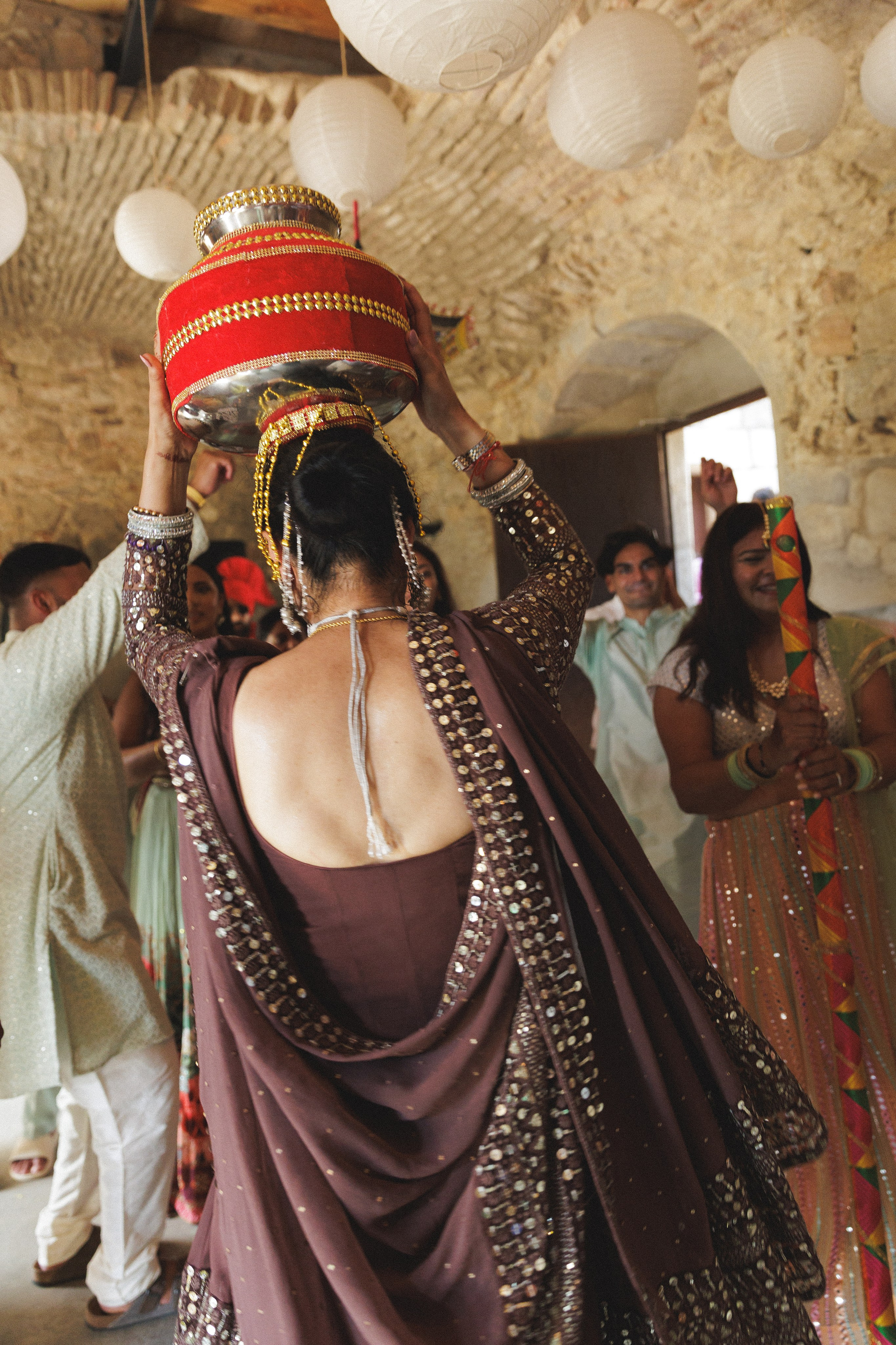 Patrik & Naomi. Monestir Sant Salvi. Paola wedding photographer / videographer in Barcelona