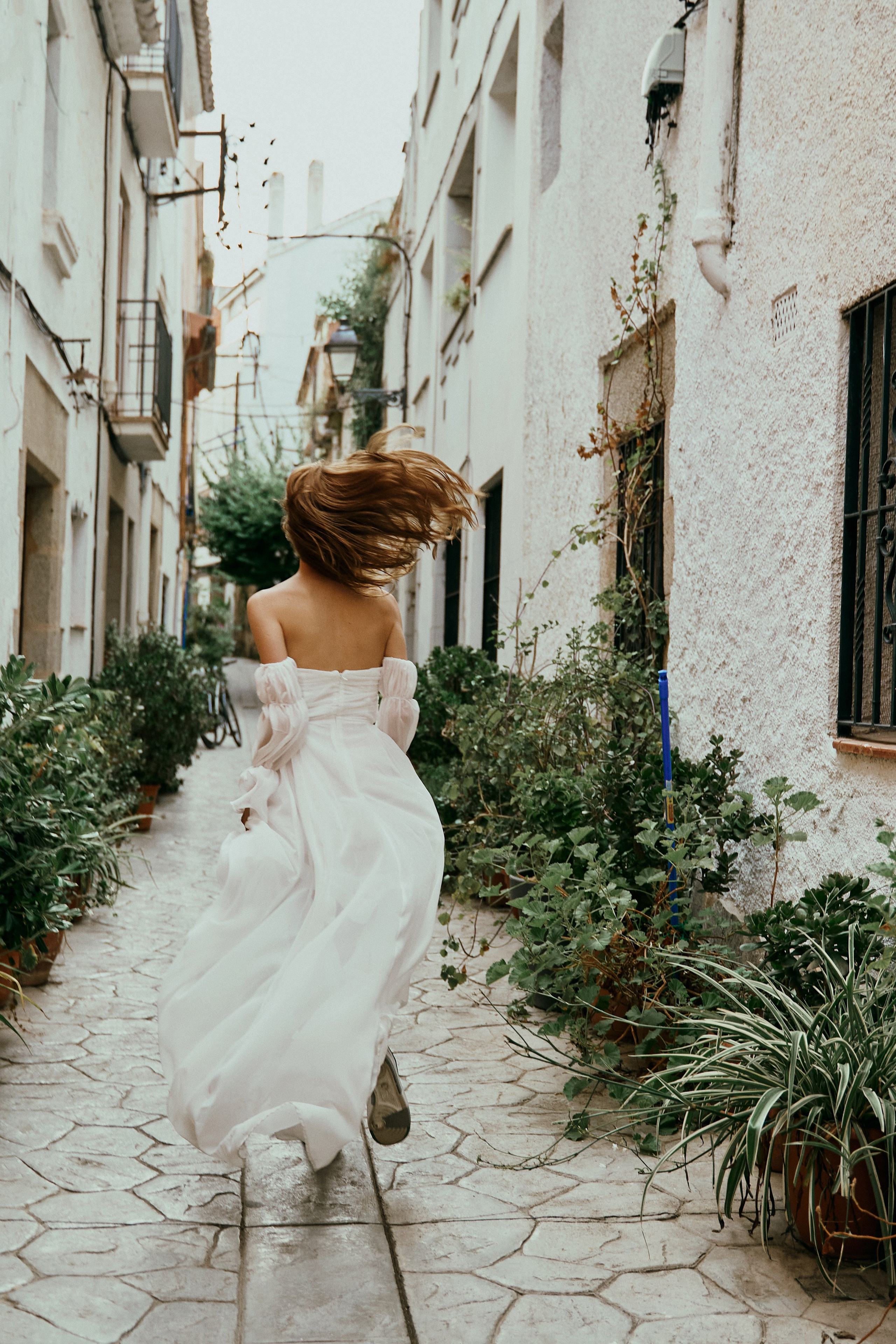 The runaway bride. Photographer in Barcelona Spain Zhanna Zakharchenko