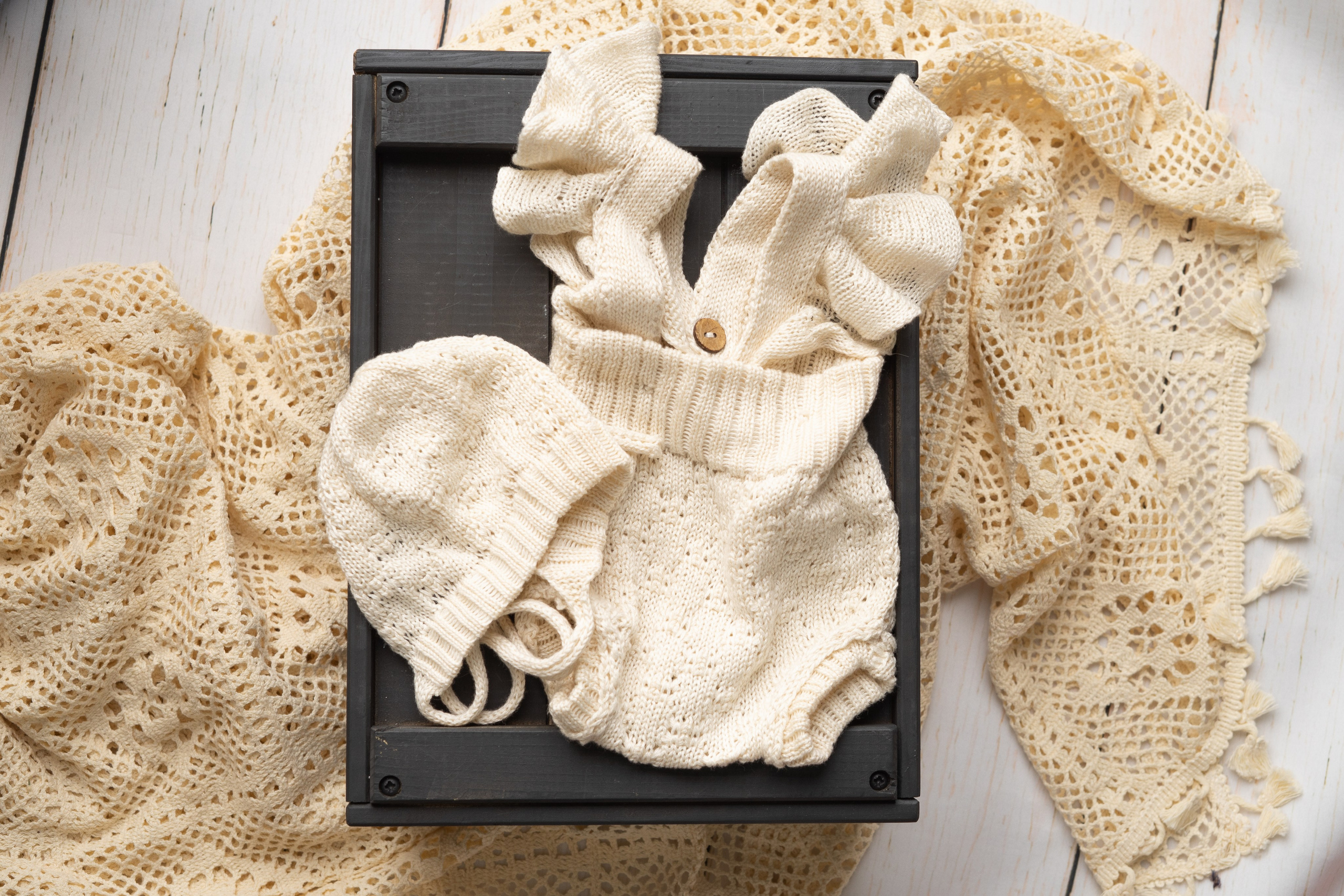 Outfits for Girls. Newborn Photographer and life casting in Dubai Dariya Saeed