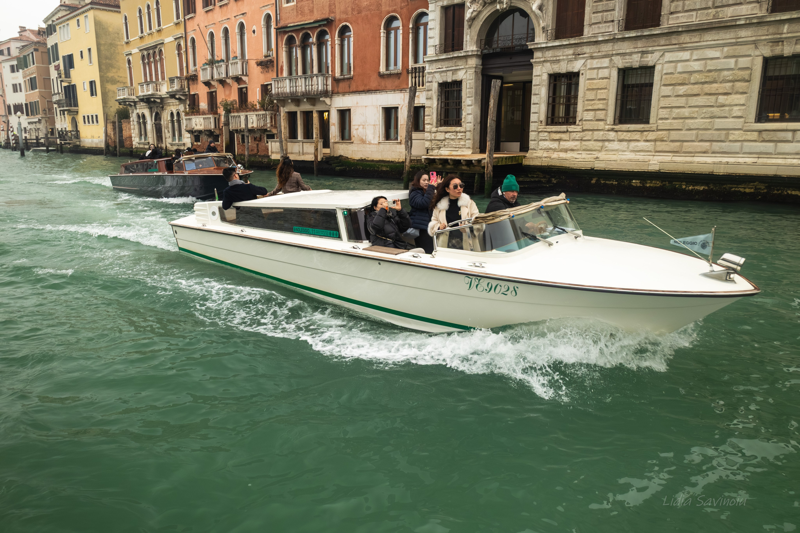Veneția. Fotograf. Lucrez cu oameni, produse și spații. Portret și fotografie creativă. Bacău, România. Lidia Savinoiu