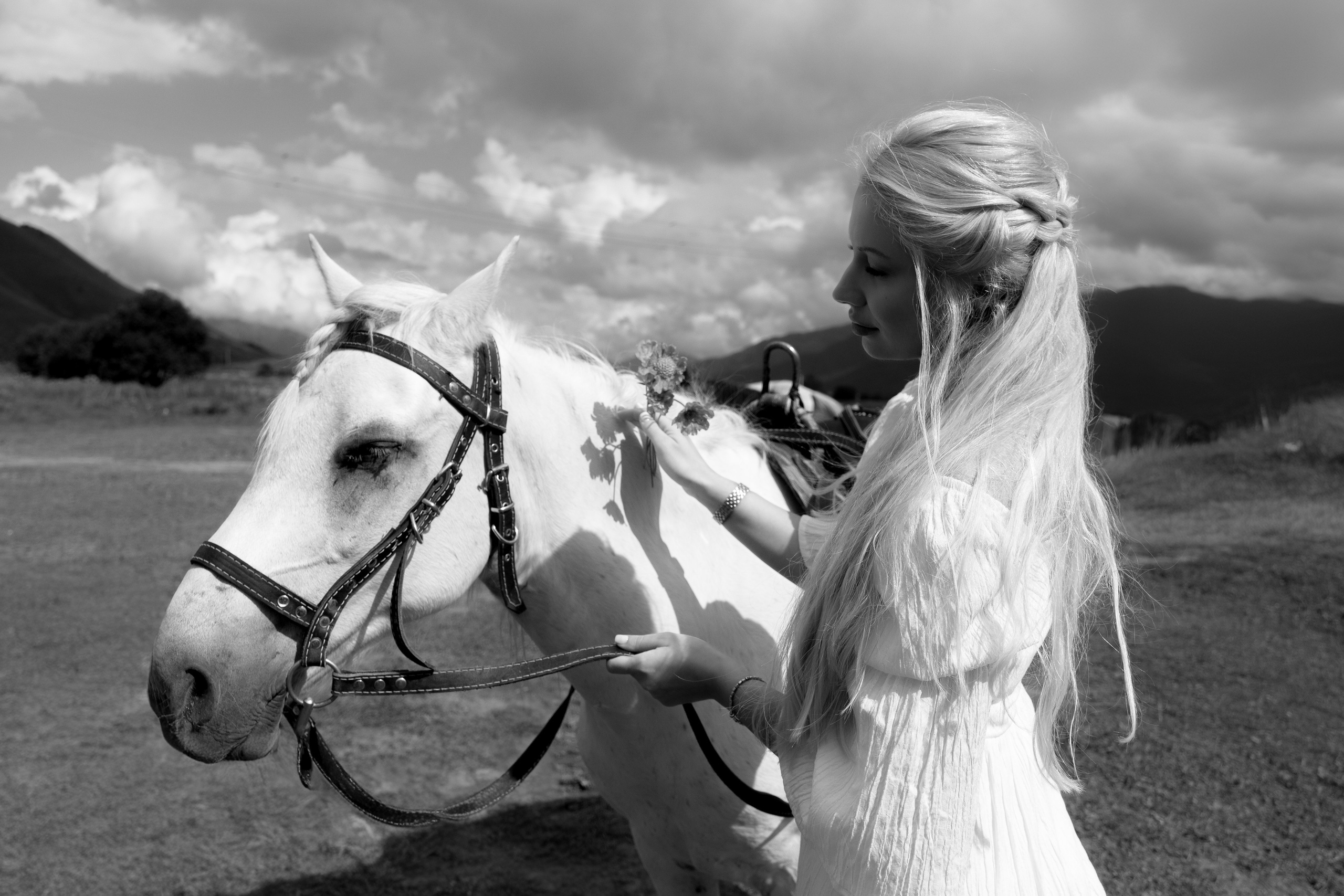 Портретная съёмка в Грузии — фотограф в Казбеги и Тбилиси. Фотограф в горах Грузии | Казбеги и Гудаури