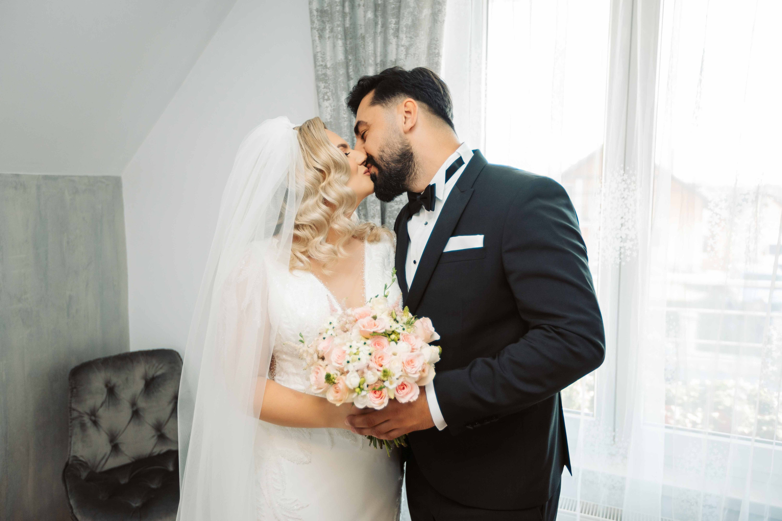 Roxana & Andrei. Contrast Studio