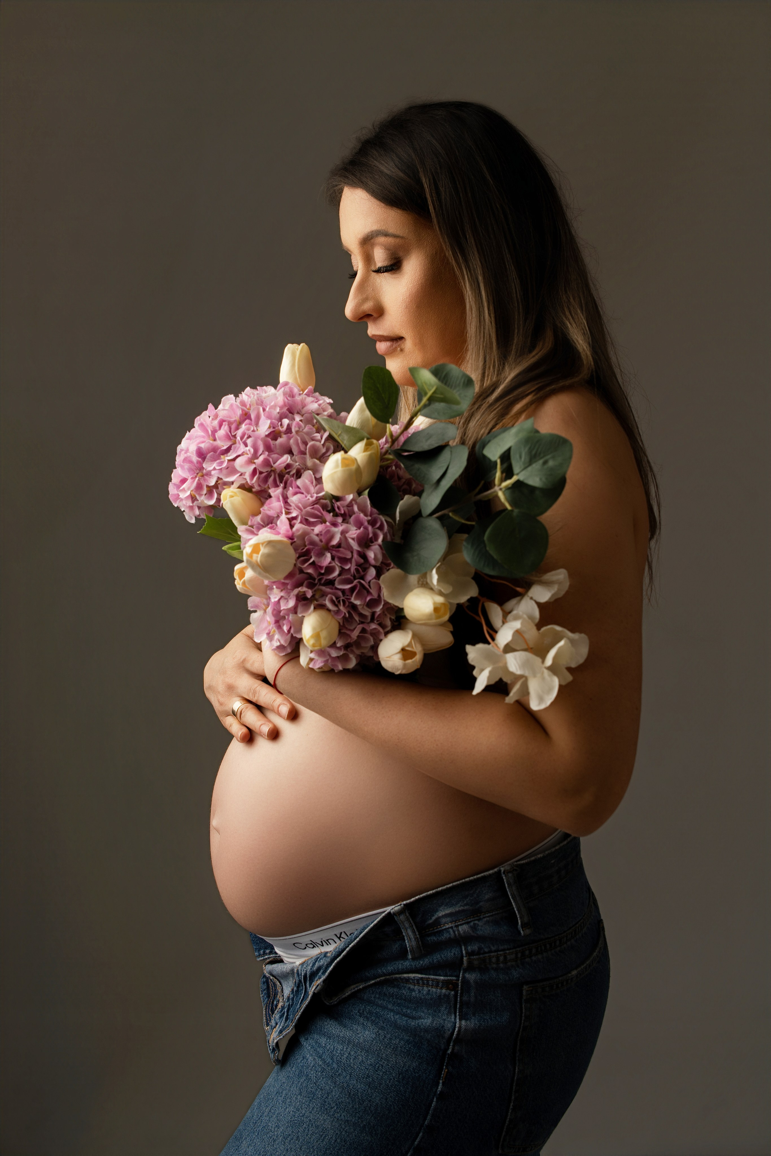 Photographe grossesse Paris, Pregnancy photographer Paris. Photographer in Paris