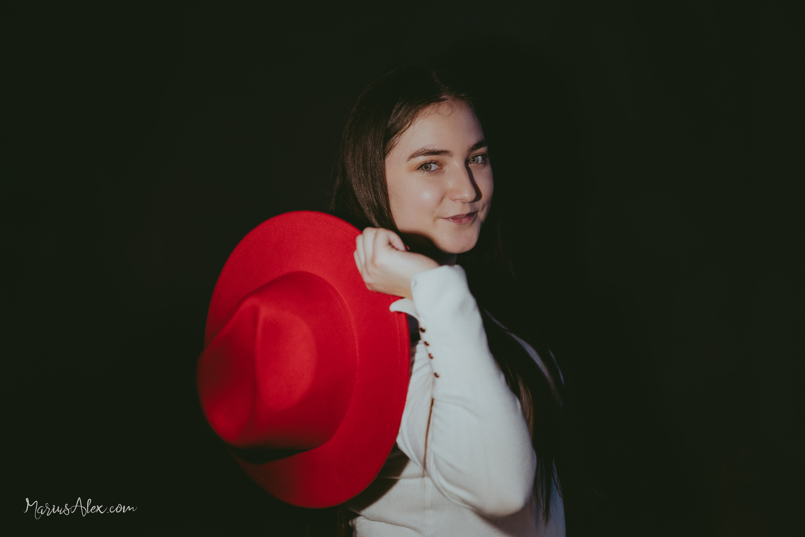 Individual Studio. Marius Alex fotograf de eveniment si portret din Suceava