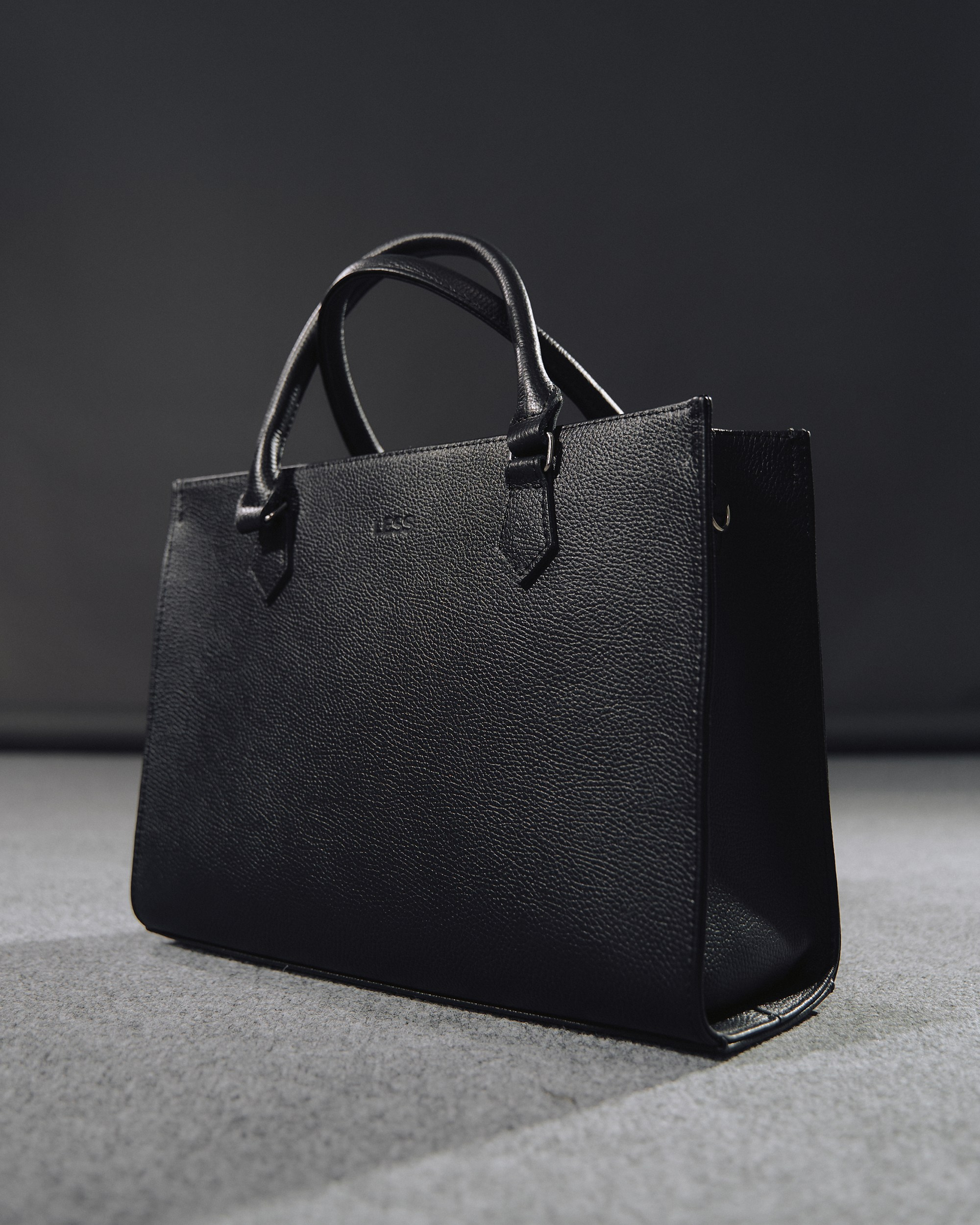 PRODUCT. Fashion and advertising photographer Alina Mikhalkovich Dubai