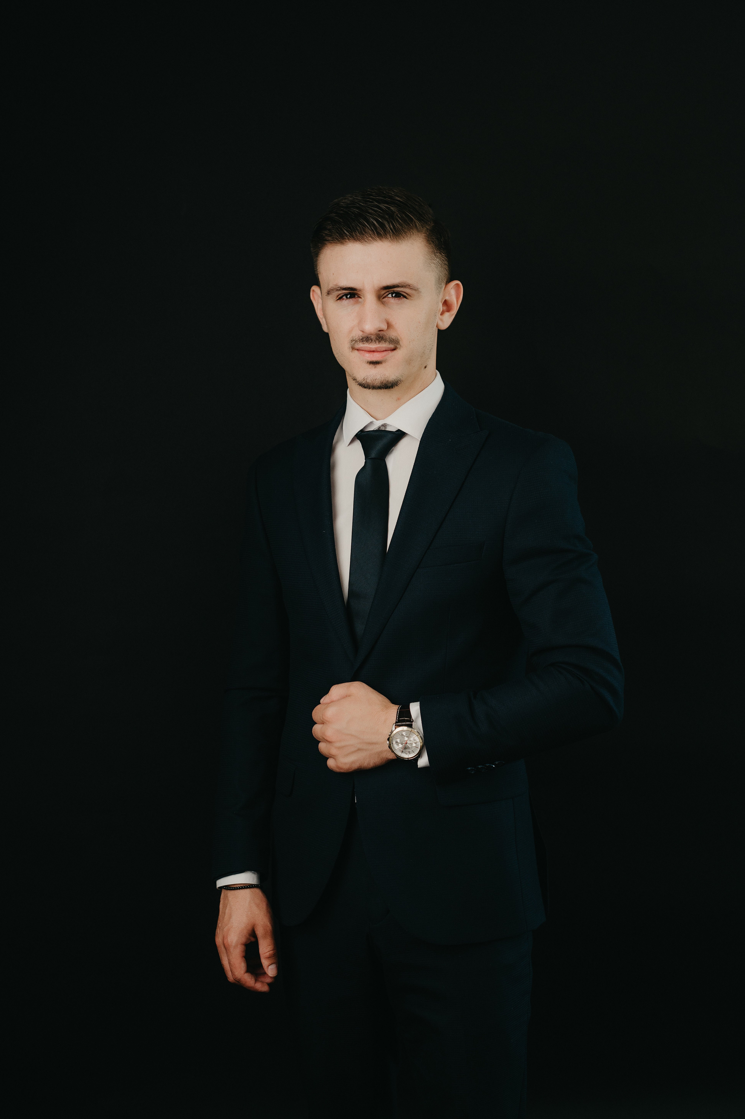 Studio. Valentin Melen - fotograf de nunta 🤍