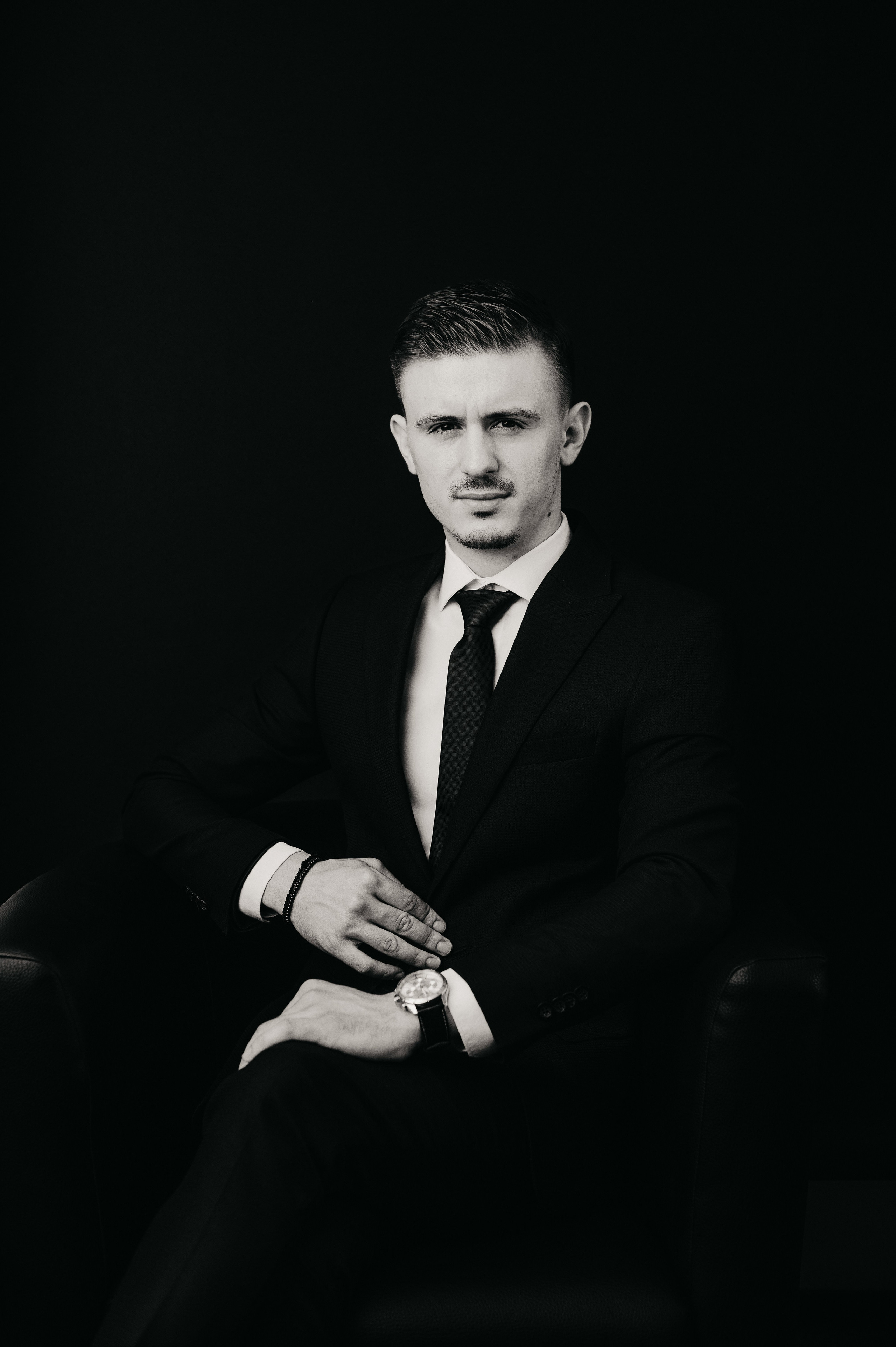 Studio. Valentin Melen - fotograf de nunta 🤍