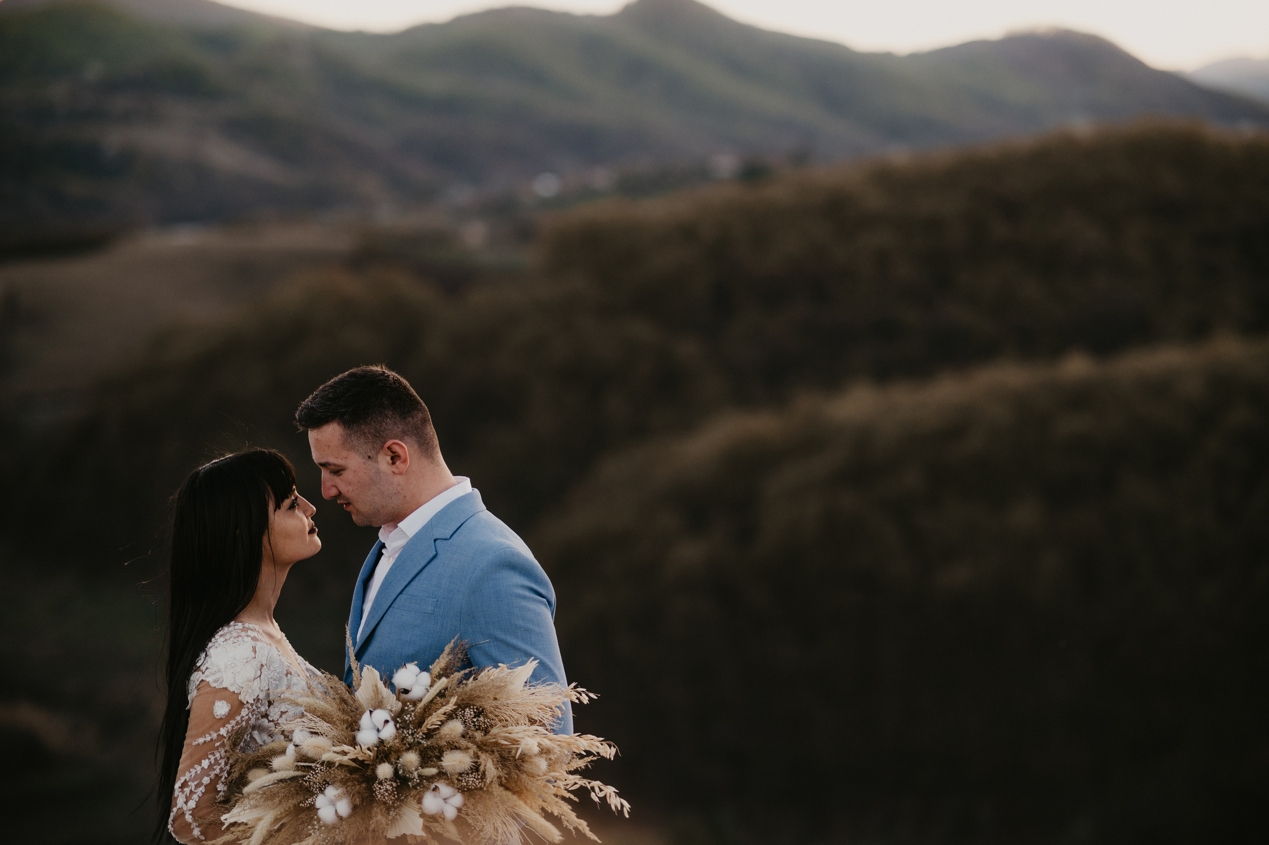 Cosmin si Irina: Povestea iubirii din Ponoarele, Mehedinti. Valentin Melen - fotograf de nunta 🤍