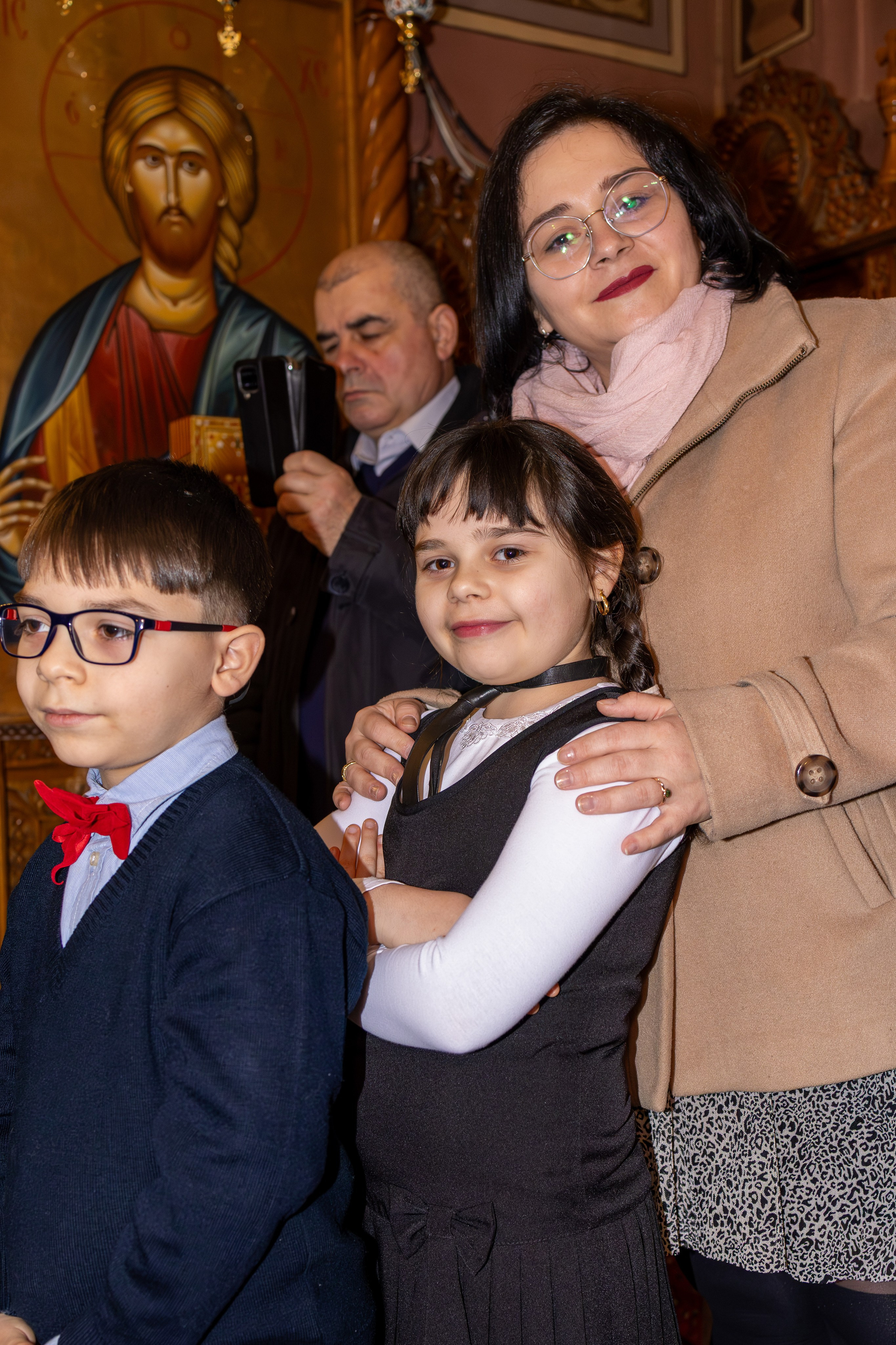 Roua-Maria. Fotograf. Lucrez cu oameni, produse și spații. Portret și fotografie creativă. Bacău, România. Lidia Savinoiu
