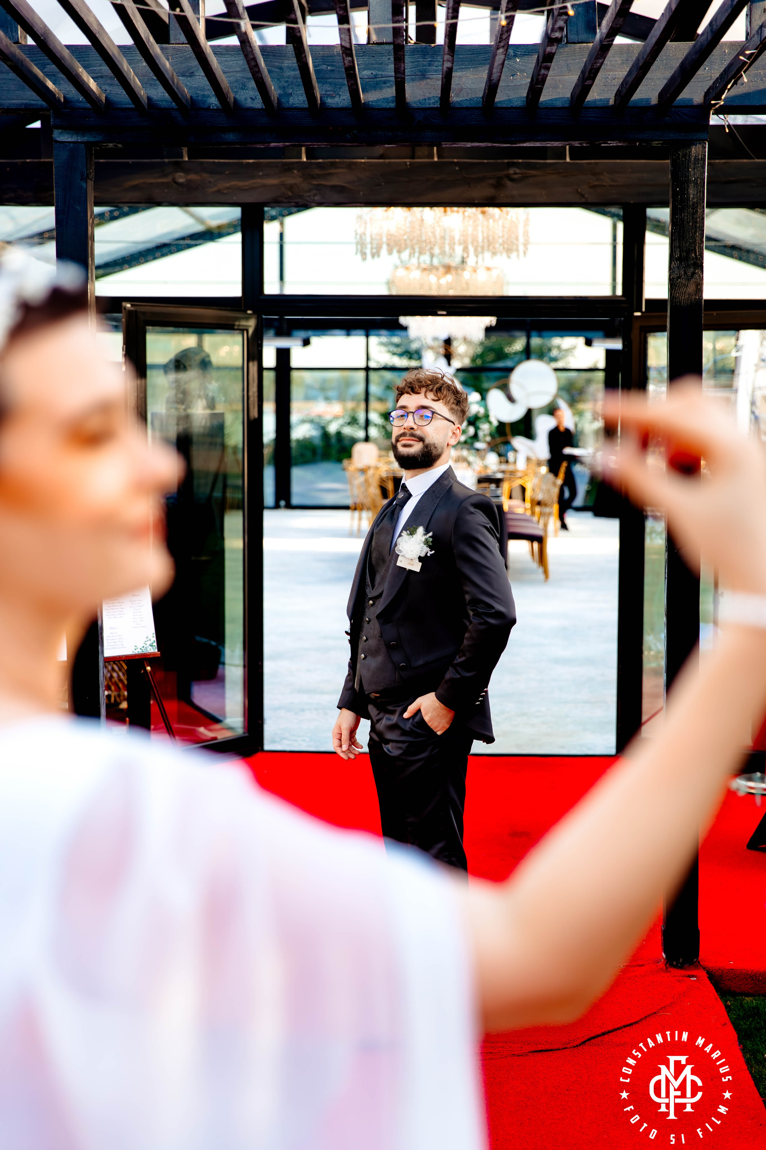 WEDDING PHOTOGRAPHY. DESPRE NOI