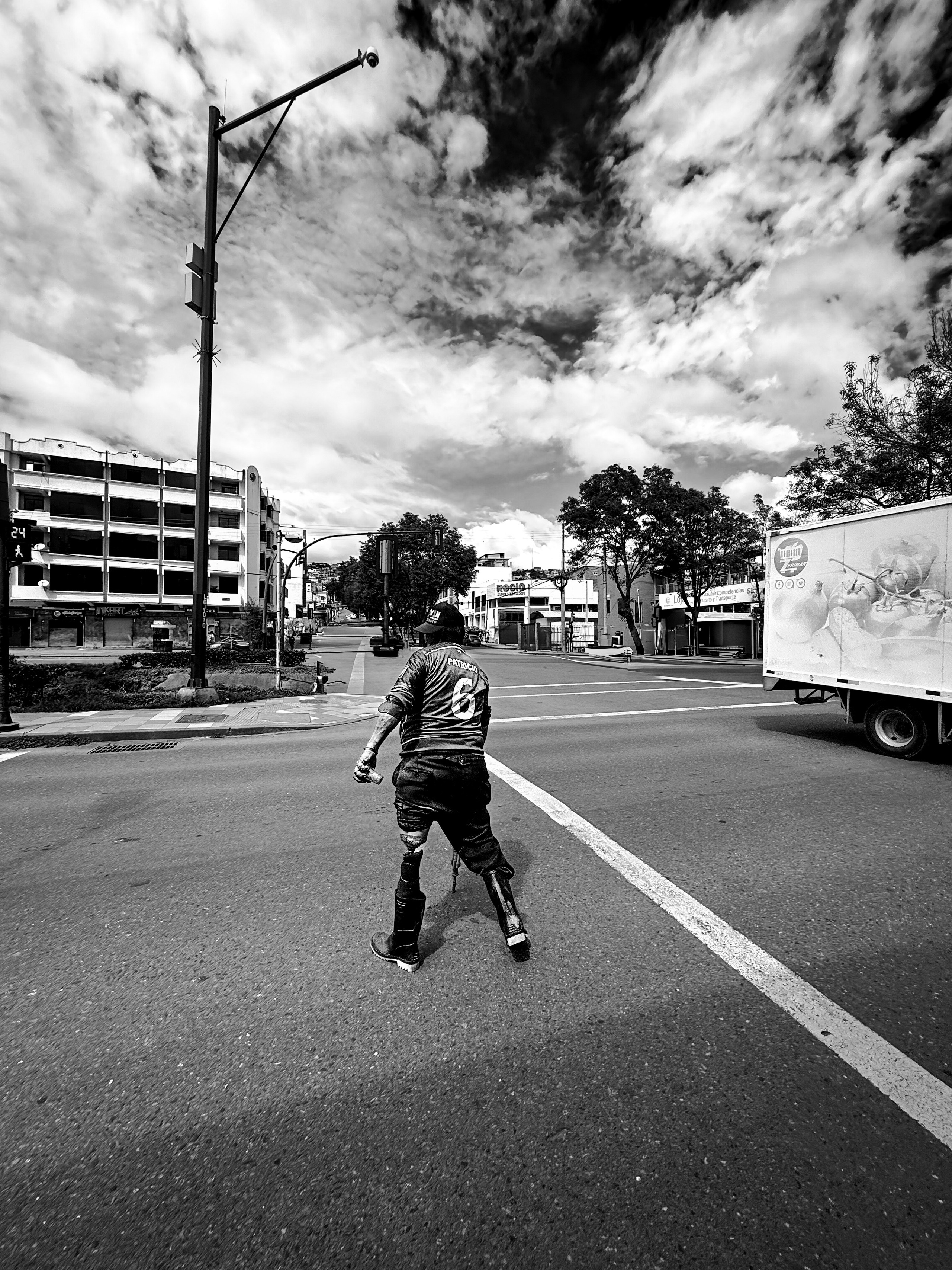 Black and White Street Photography | Jordy Chuquimarca. Jordy Chuquimarca Fotografía