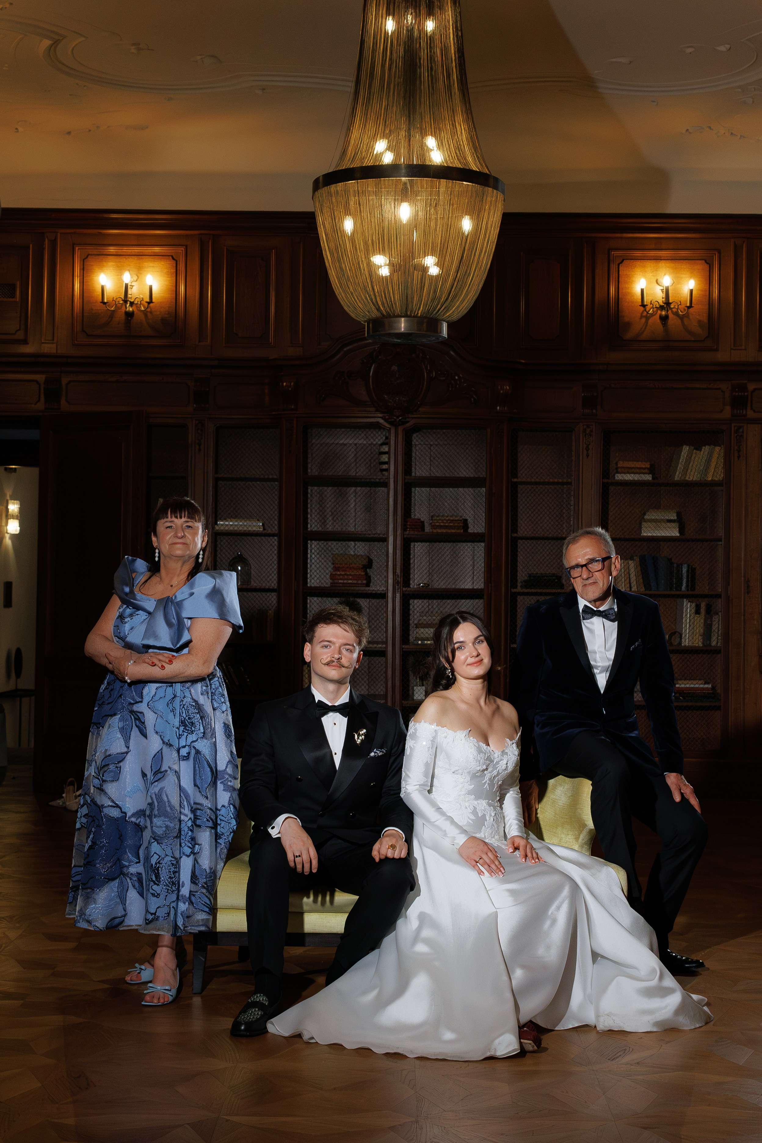 Wiktoria & Kacper. Pałac Goetz. Fotograf ślubny i rodzinny w Krakowie Yana Klymova