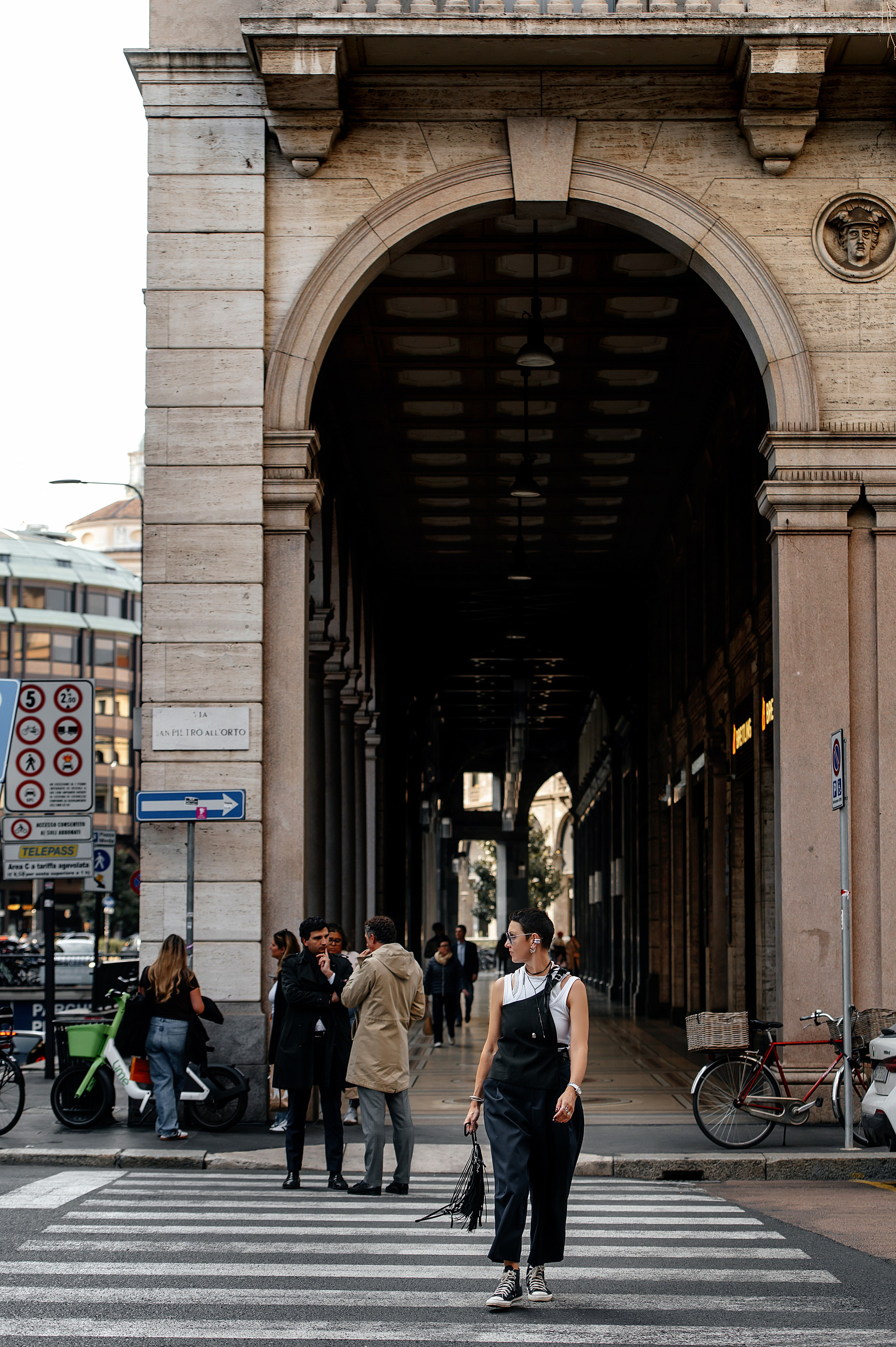 Milan, Autumn 🍂, Julia. Wedding photographer from Moldova Alexey Chipchiu