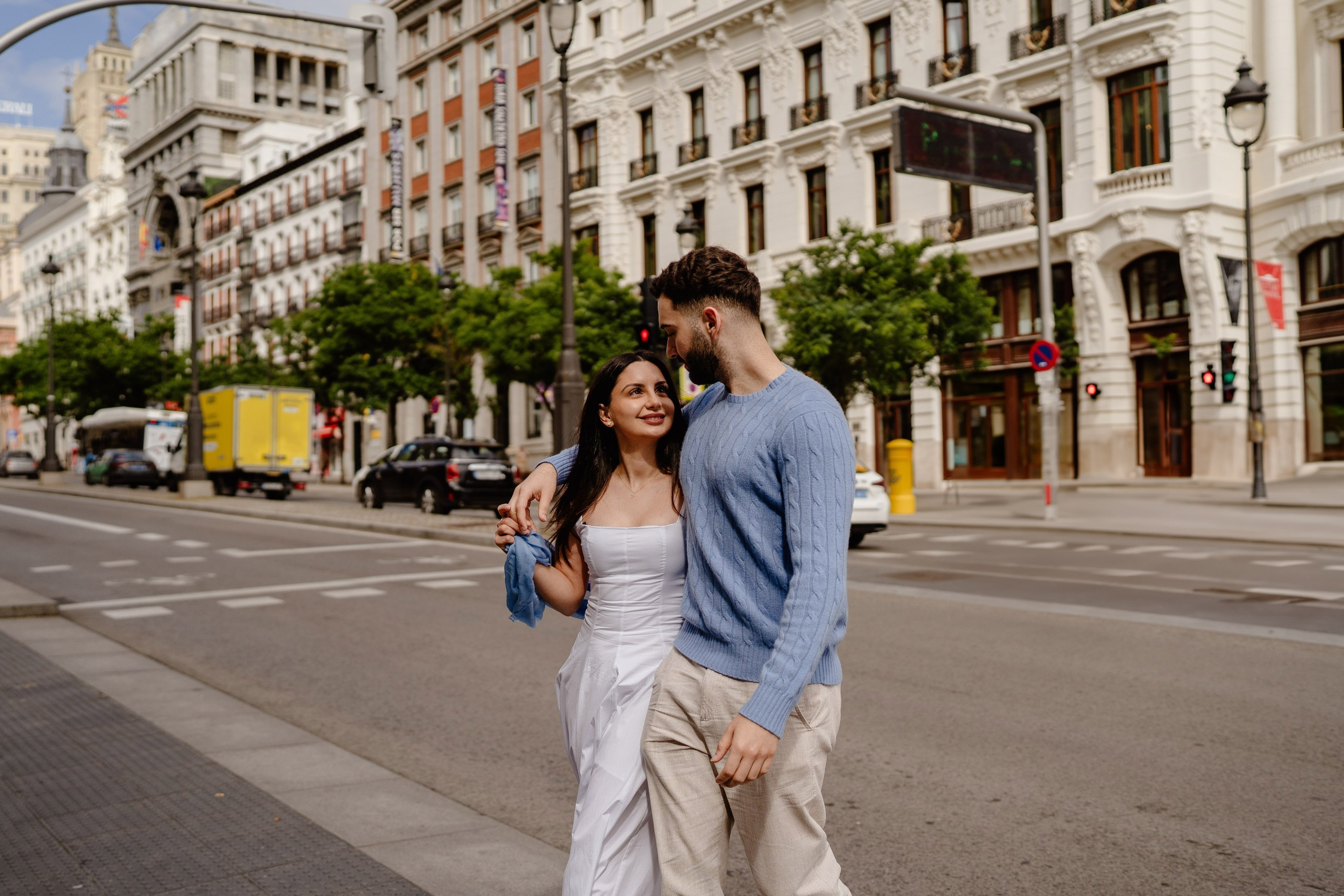 Stylish couple photoshoot in Madrid