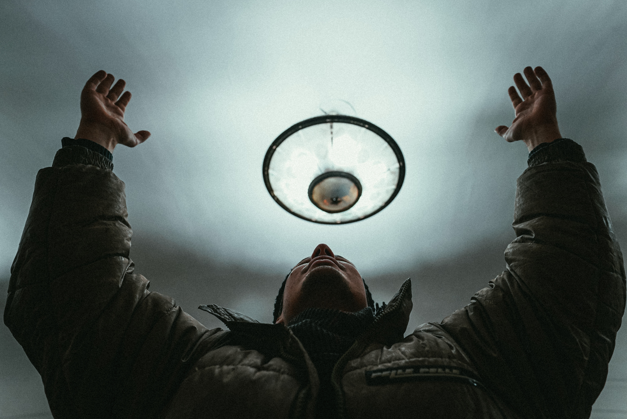 2020. Стрит-фотография, полная абсурда, идиотизма и красоты