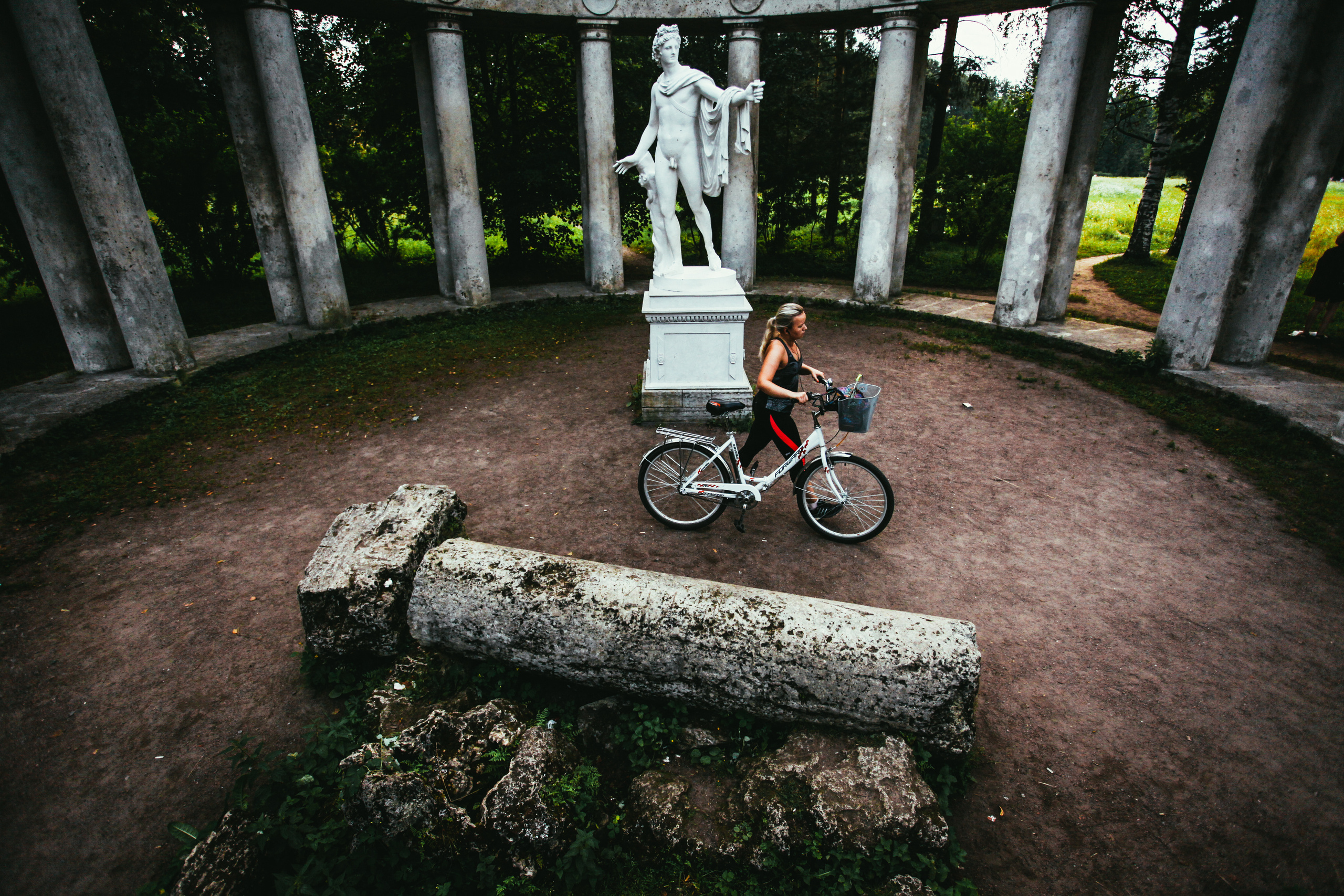 2017. Стрит-фотография, полная абсурда, идиотизма и красоты