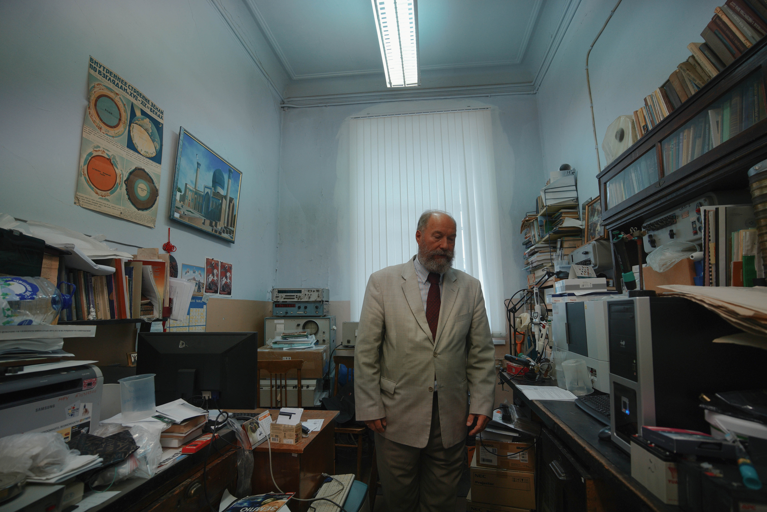 2022. Стрит-фотография, полная абсурда, идиотизма и красоты