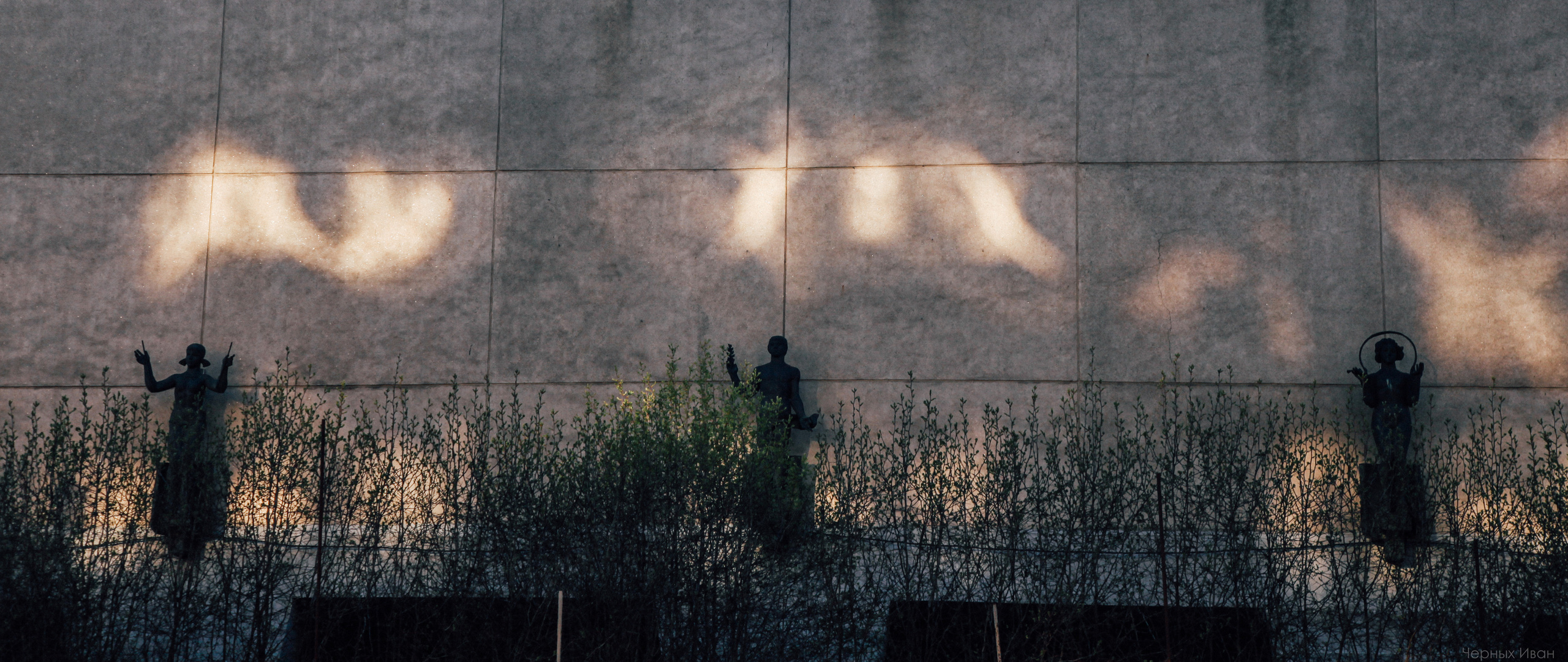 МИНСК. Стрит-фотография, полная абсурда, идиотизма и красоты