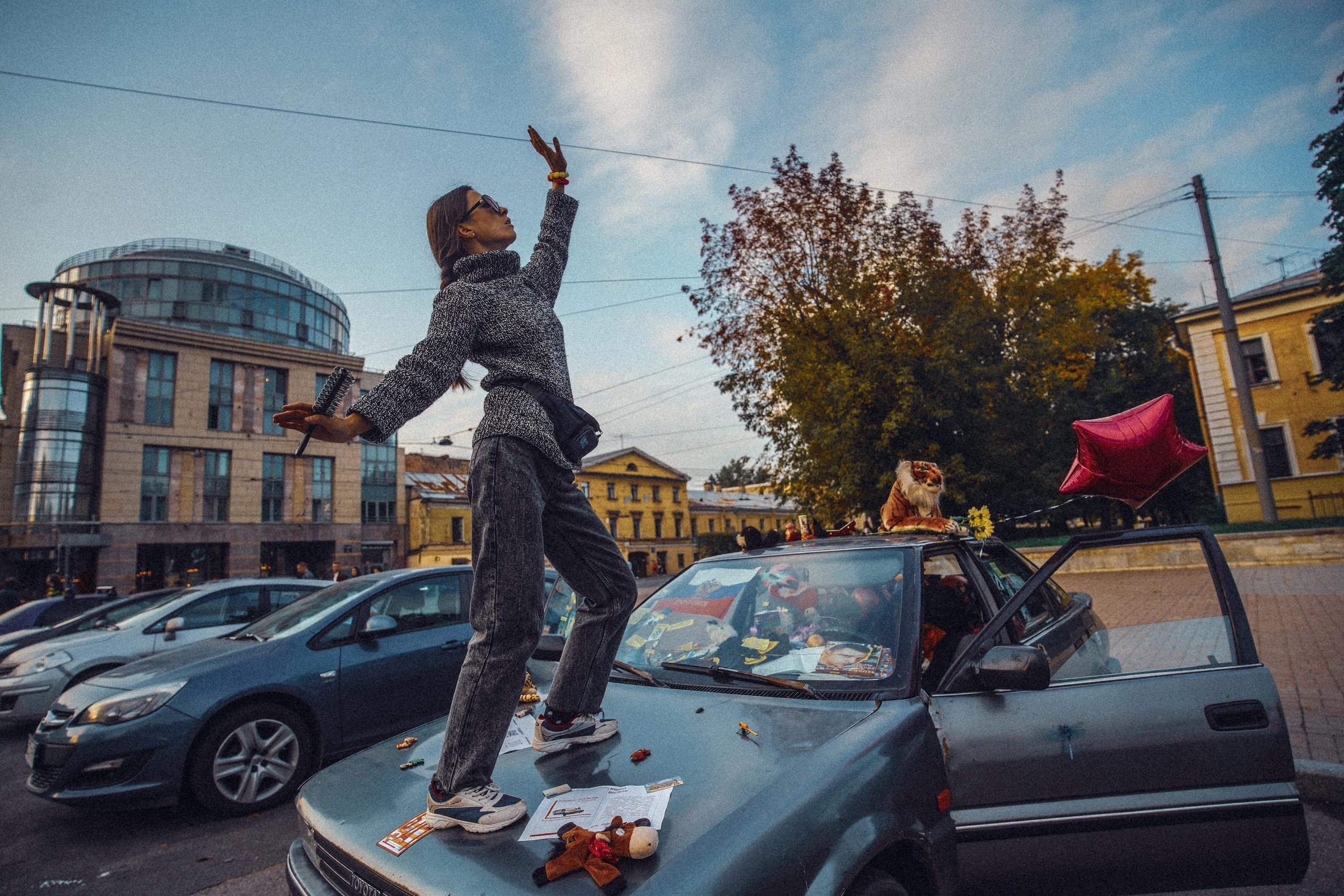 МАГЕЛАТ. Стрит-фотография, полная абсурда, идиотизма и красоты