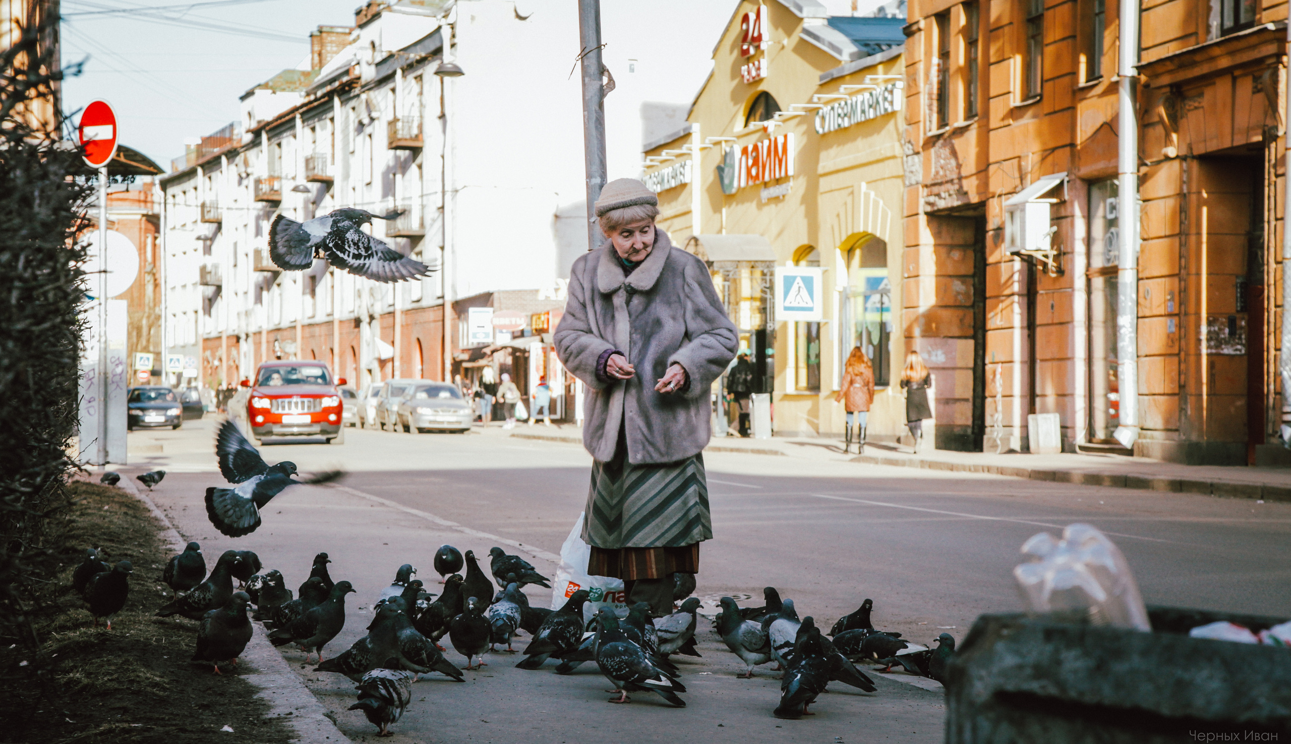 2017. Стрит-фотография, полная абсурда, идиотизма и красоты