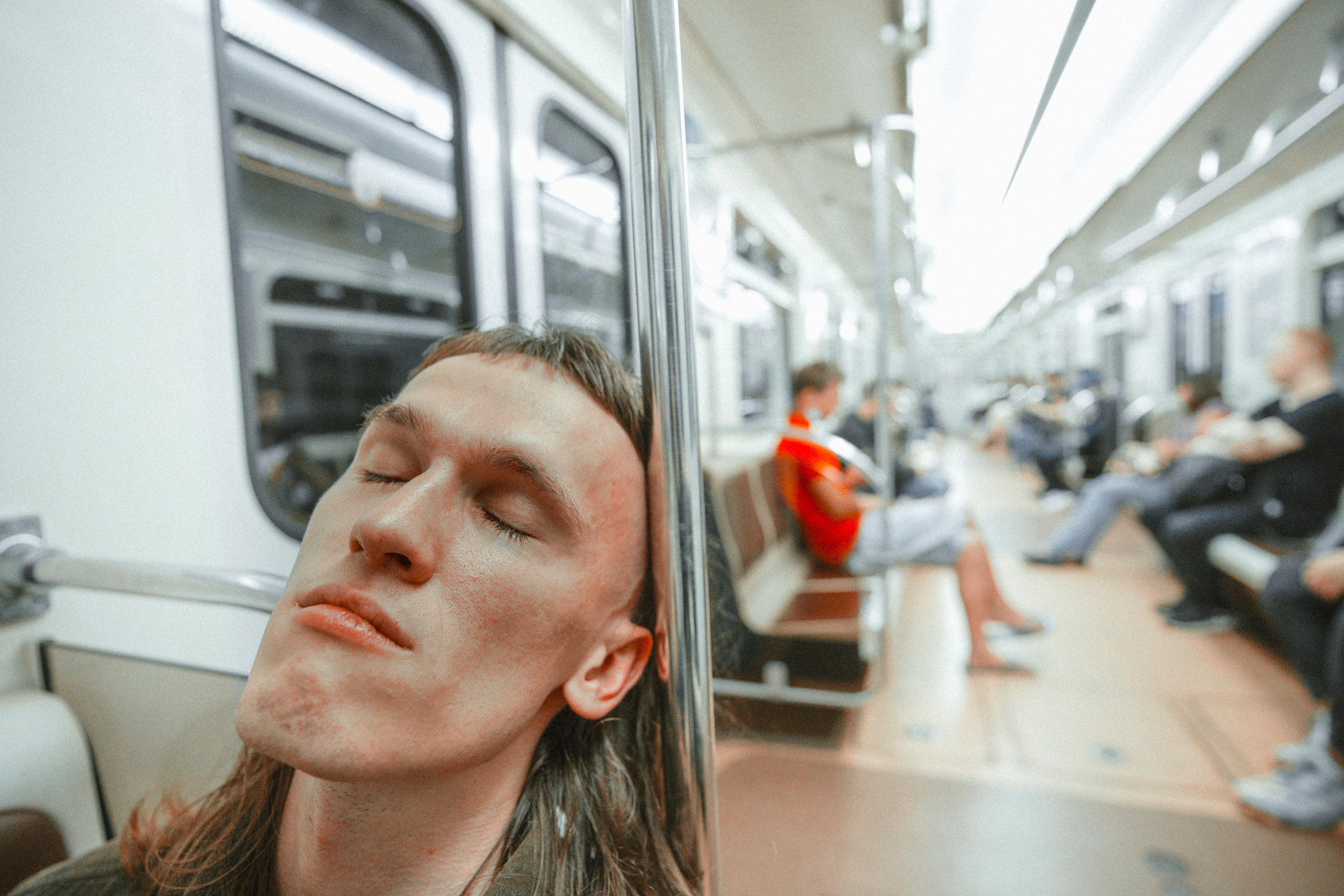 2021. Стрит-фотография, полная абсурда, идиотизма и красоты