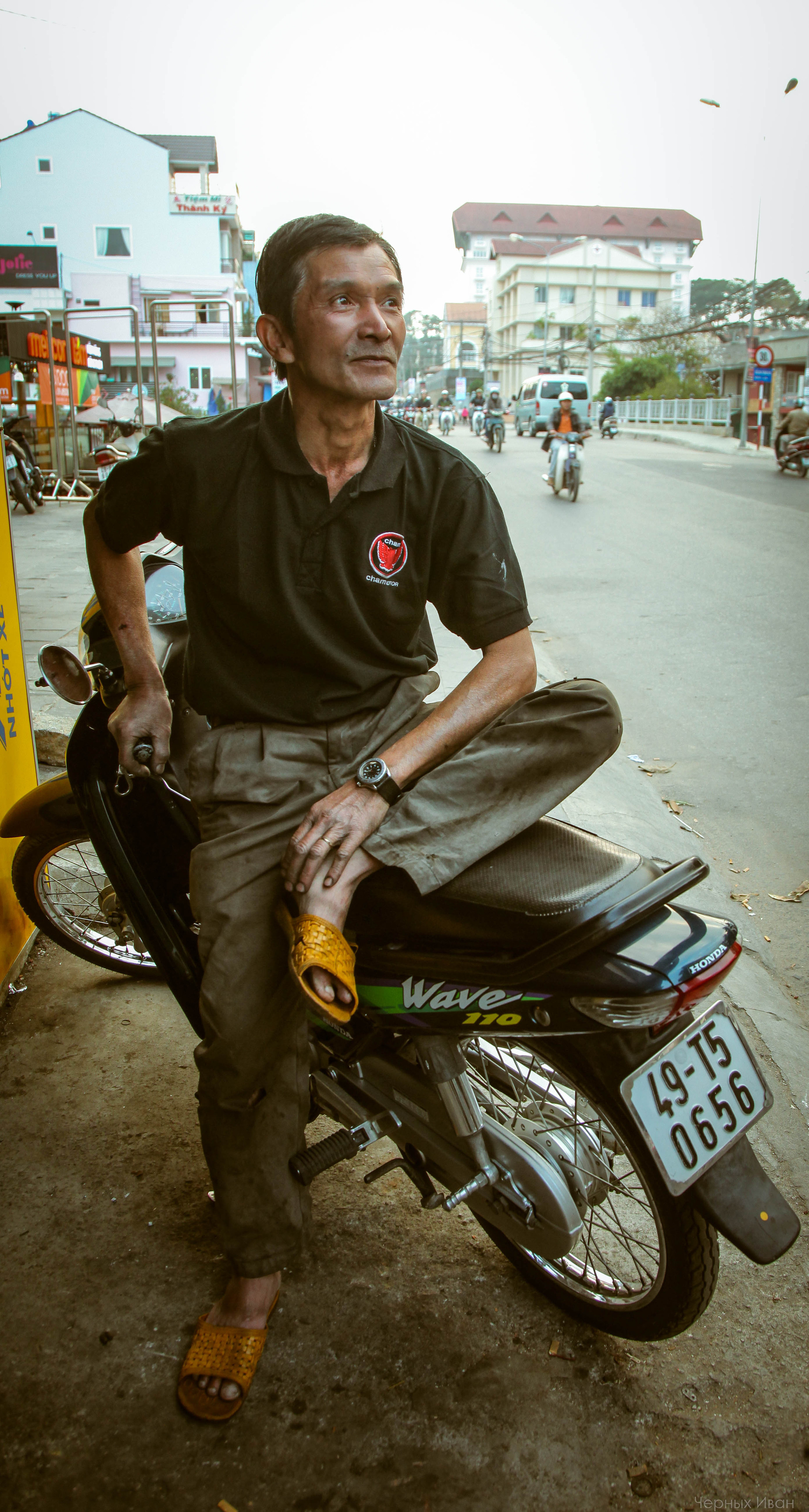 ВЬЕТНАМ. Стрит-фотография, полная абсурда, идиотизма и красоты