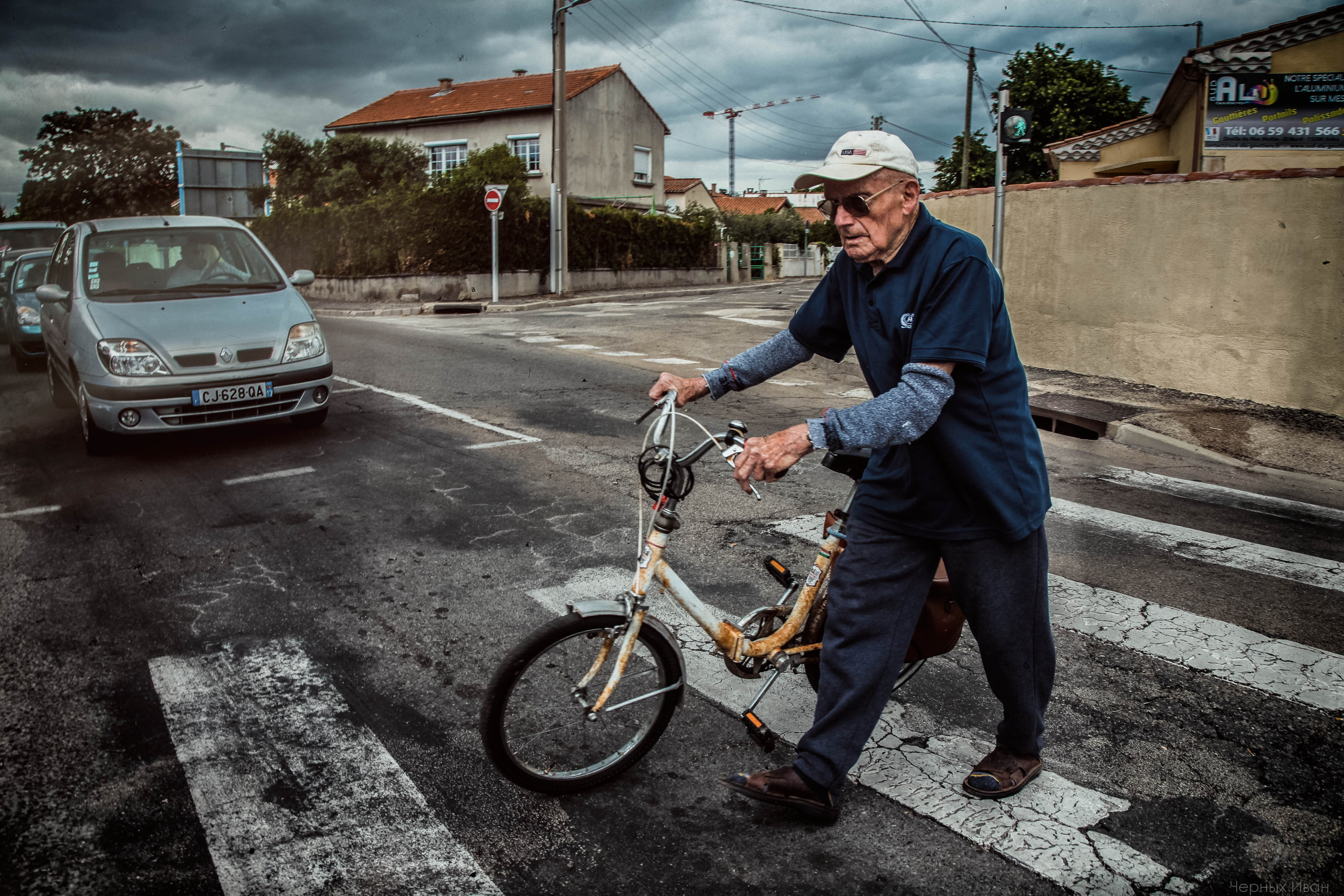 ФРАНЦИЯ. Стрит-фотография, полная абсурда, идиотизма и красоты