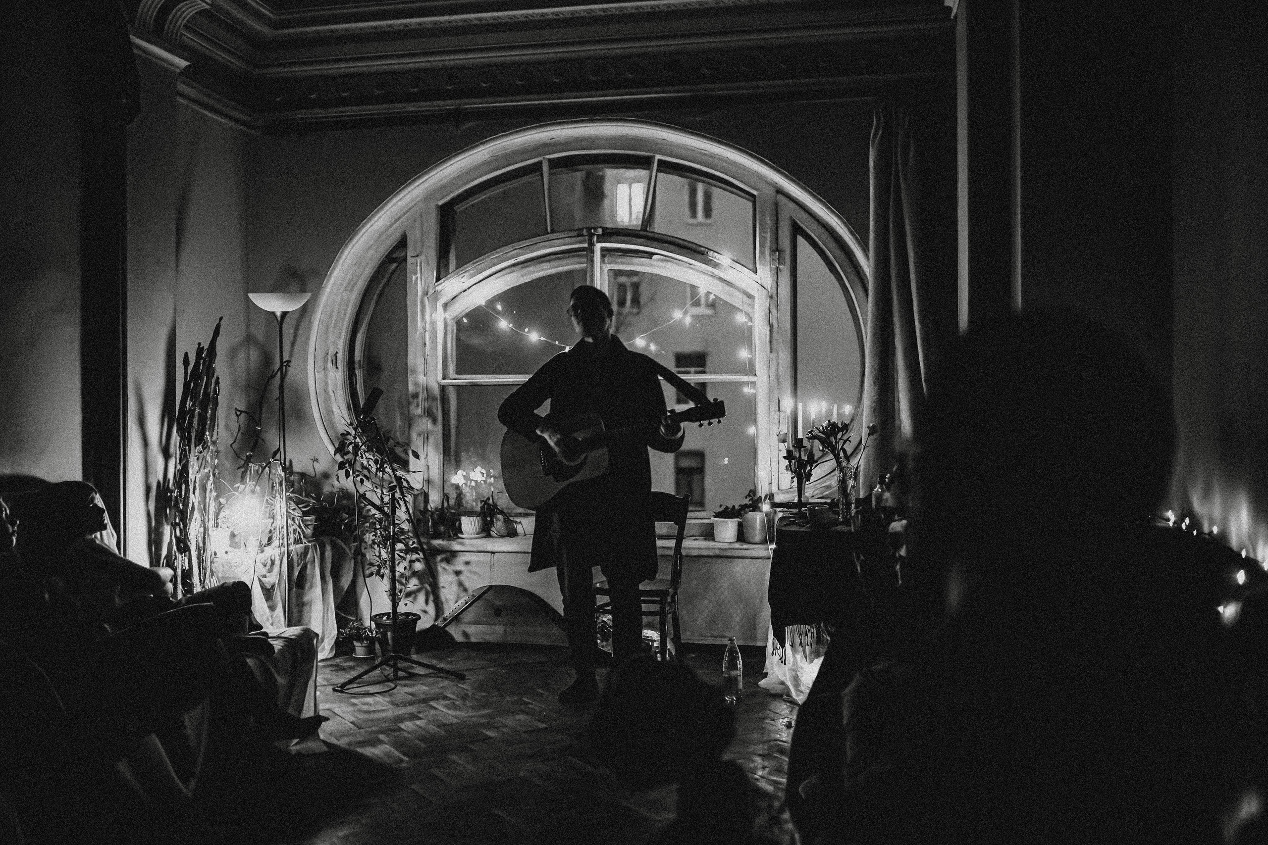 2021. Стрит-фотография, полная абсурда, идиотизма и красоты