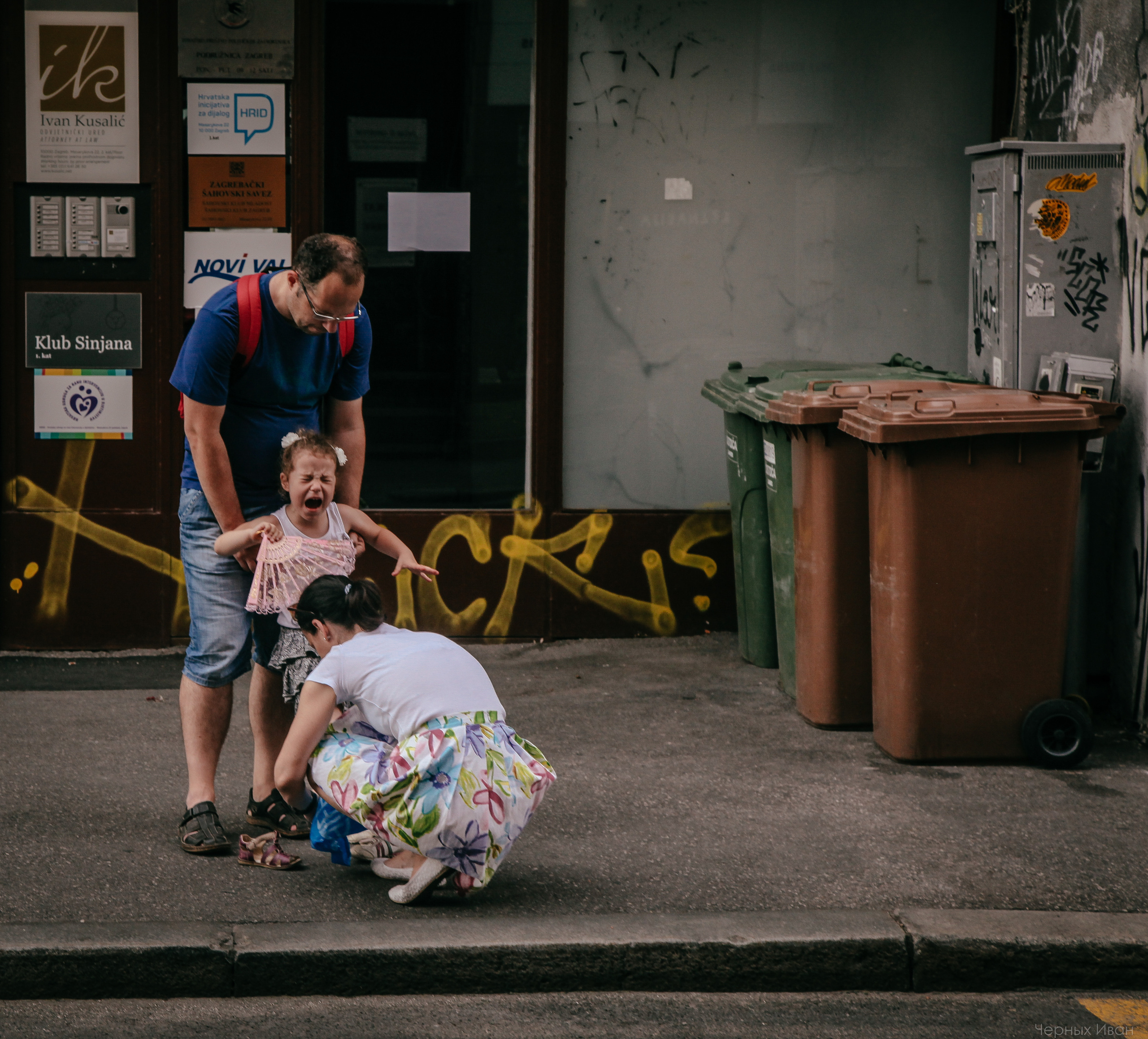ЗАГРЕБ. Стрит-фотография, полная абсурда, идиотизма и красоты