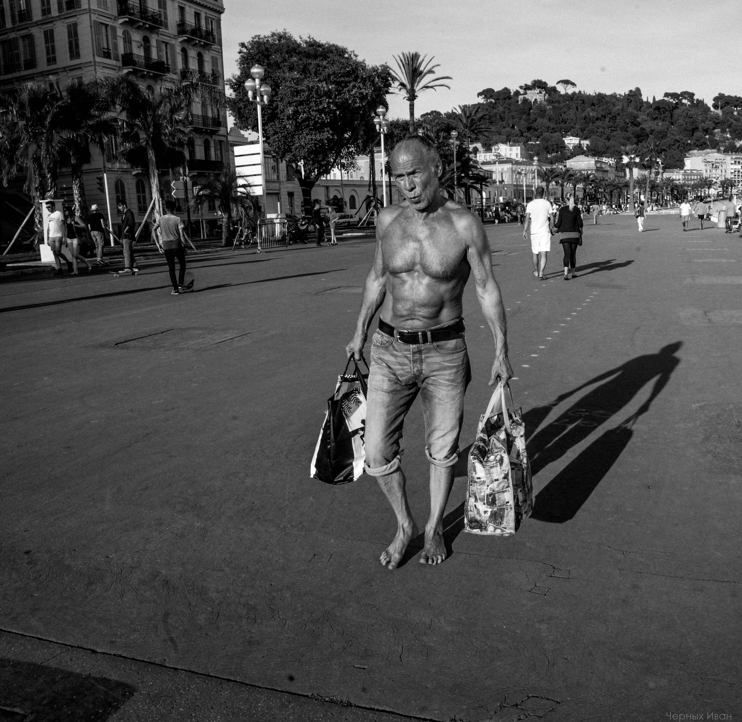 ФРАНЦИЯ. Стрит-фотография, полная абсурда, идиотизма и красоты