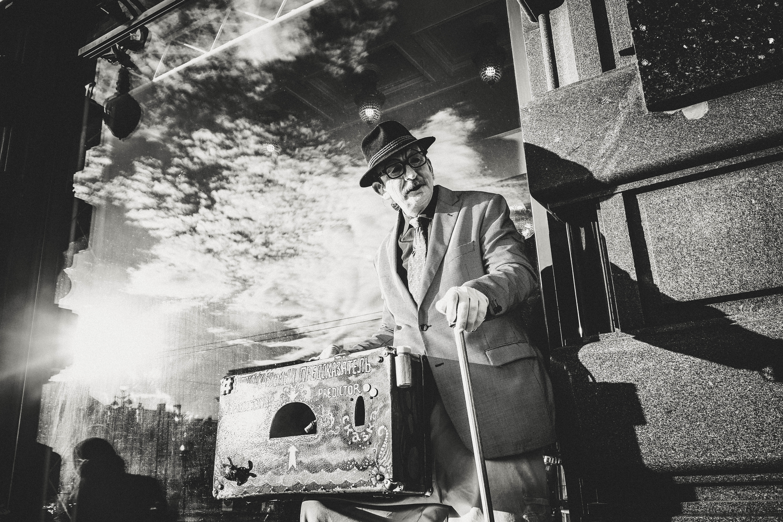 2018. Стрит-фотография, полная абсурда, идиотизма и красоты