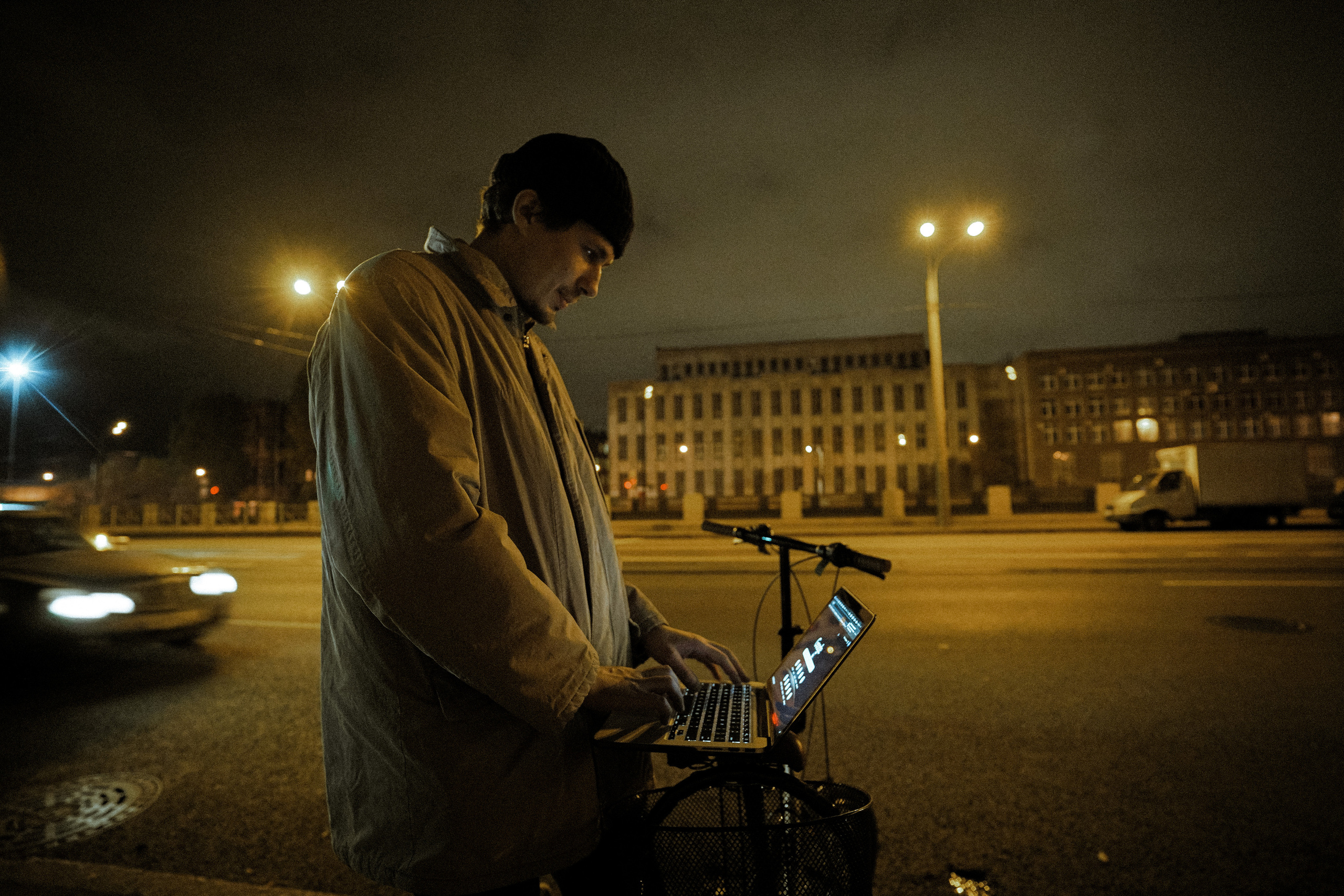 2020. Стрит-фотография, полная абсурда, идиотизма и красоты