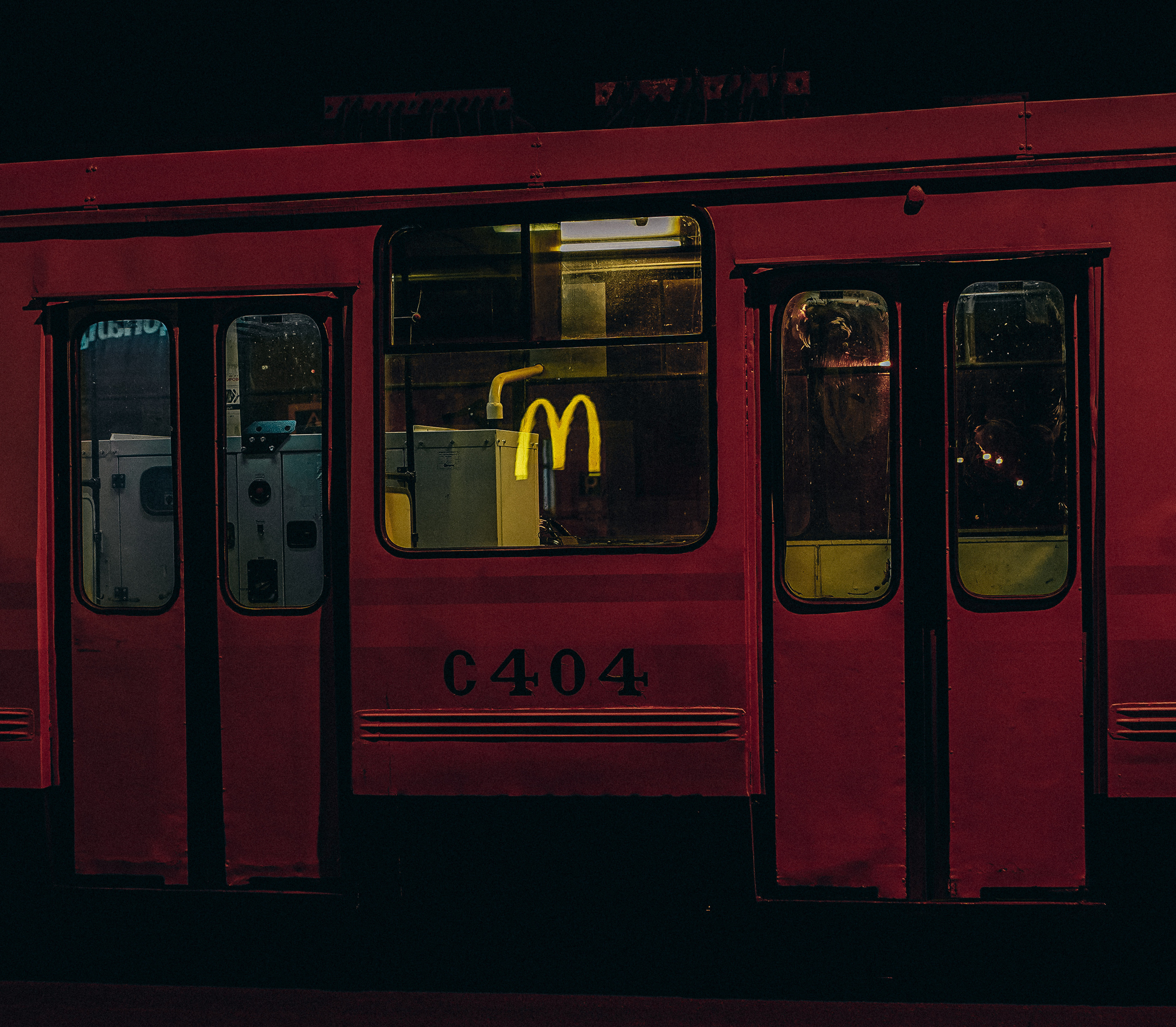 2020. Стрит-фотография, полная абсурда, идиотизма и красоты