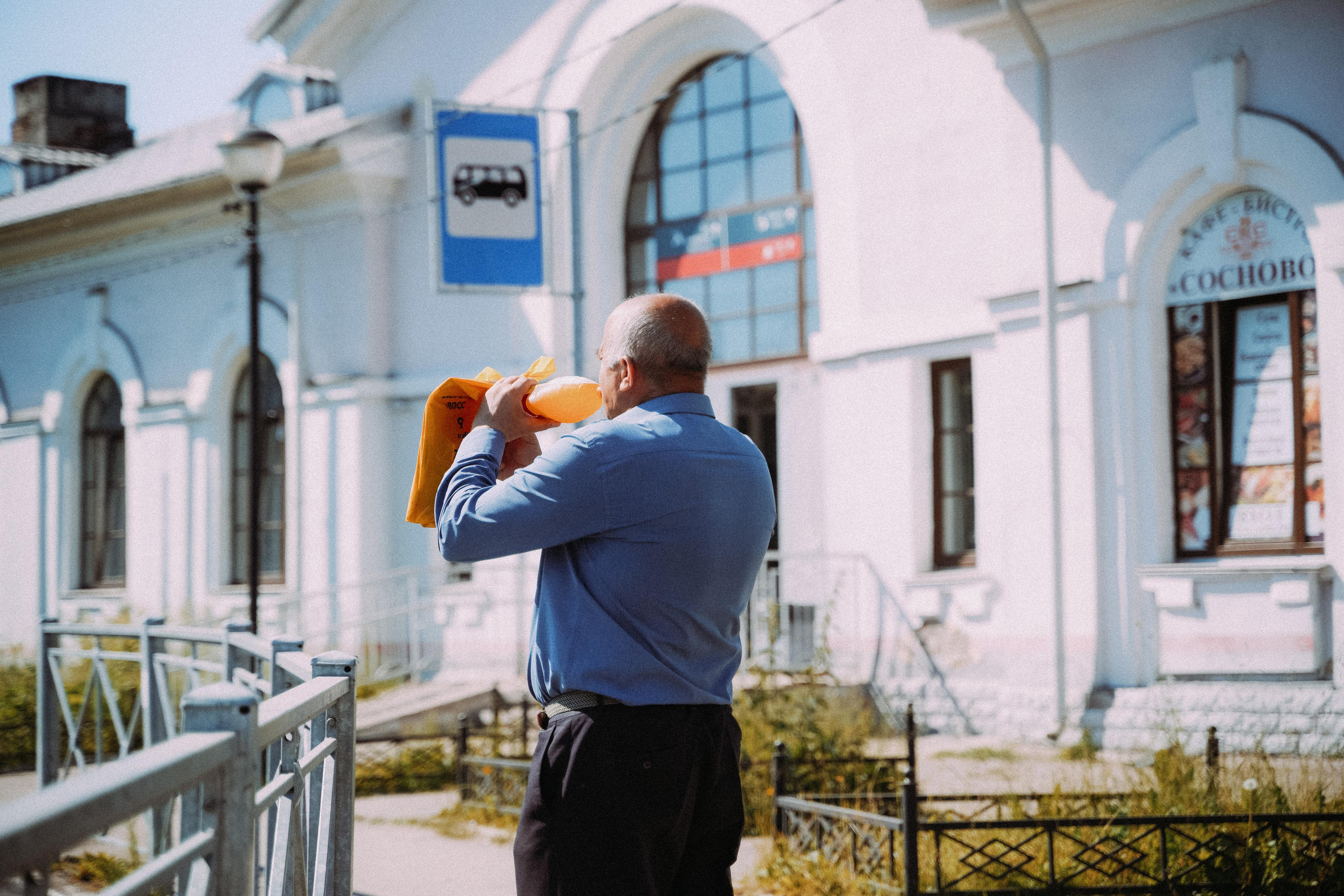 2022. Стрит-фотография, полная абсурда, идиотизма и красоты