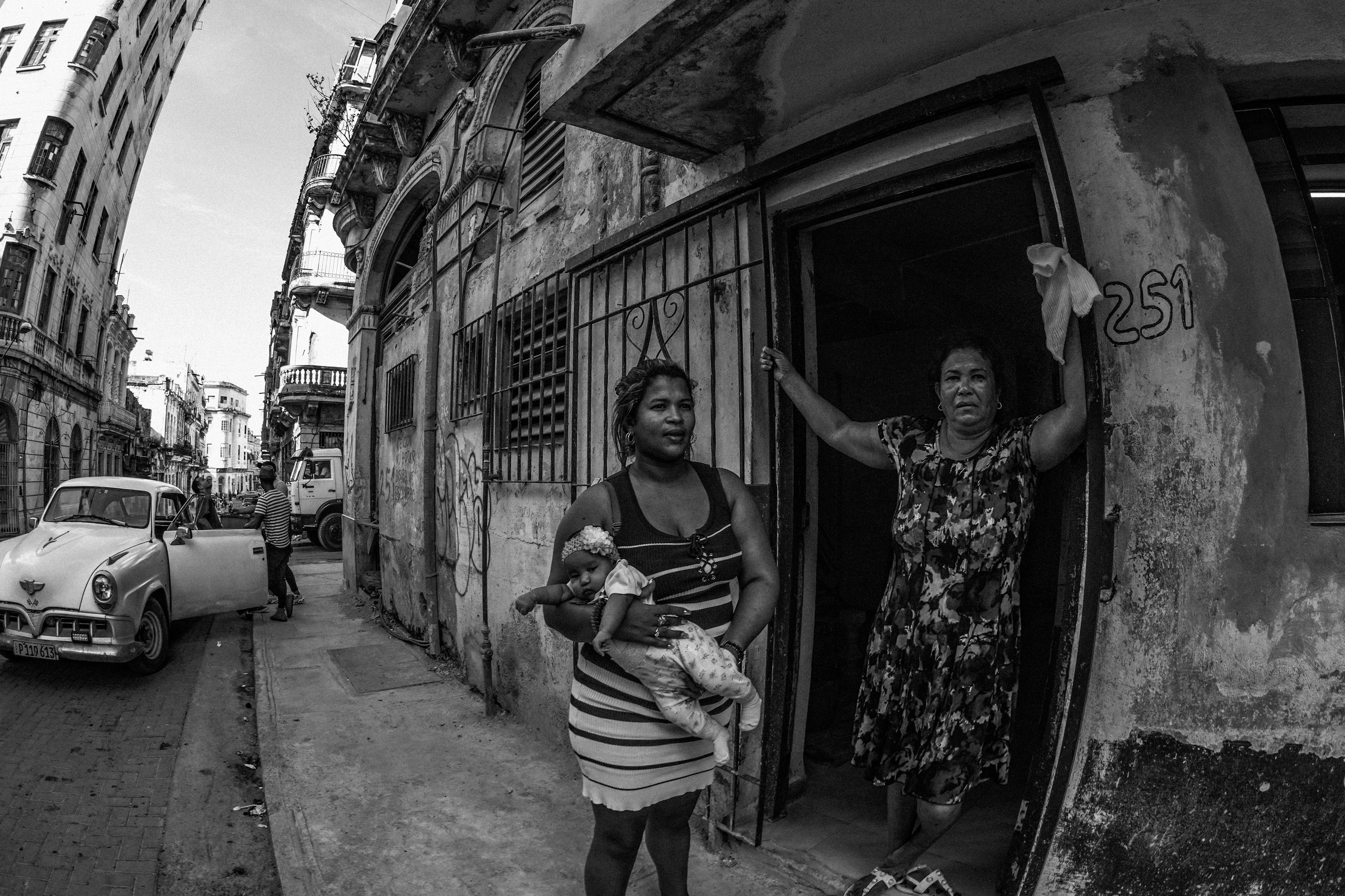 BEST OF. Стрит-фотография, полная абсурда, идиотизма и красоты