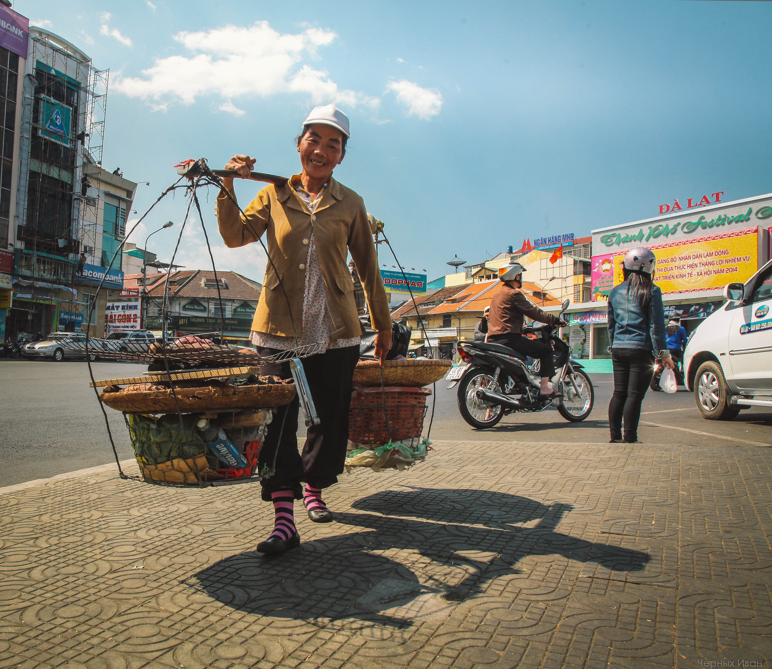 ВЬЕТНАМ. Стрит-фотография, полная абсурда, идиотизма и красоты