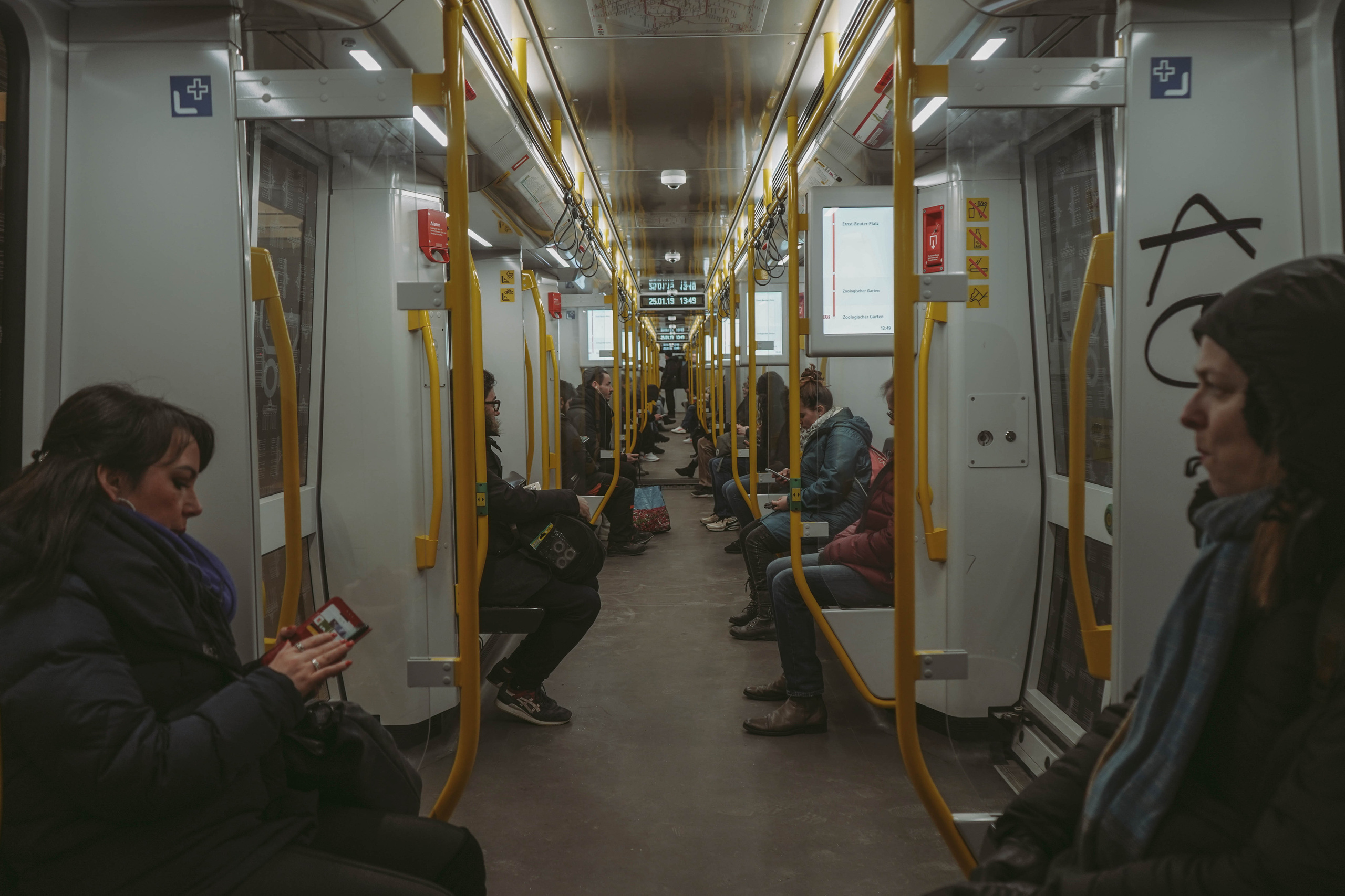 ГЕРМАНИЯ. Стрит-фотография, полная абсурда, идиотизма и красоты