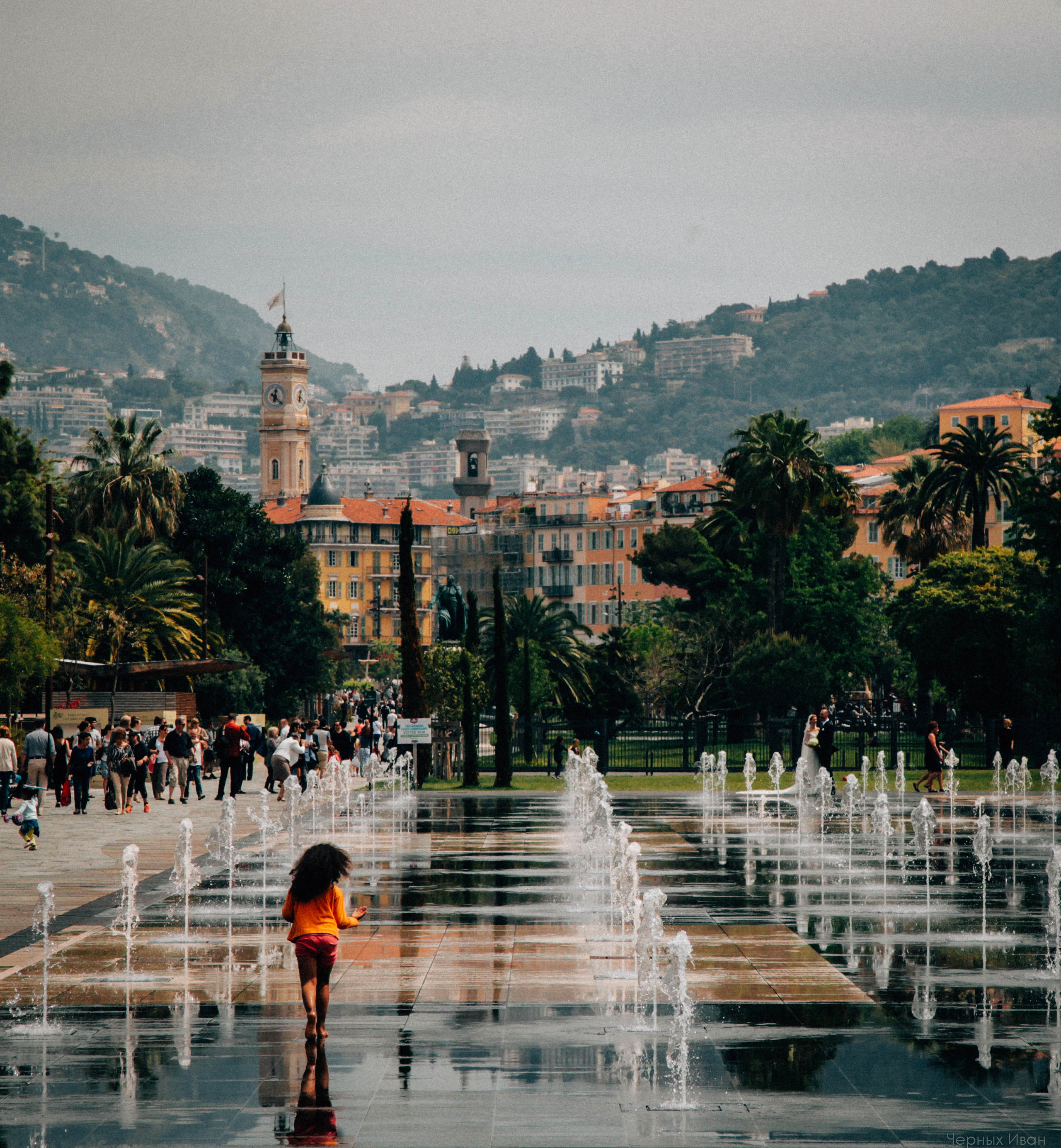 ФРАНЦИЯ. Стрит-фотография, полная абсурда, идиотизма и красоты