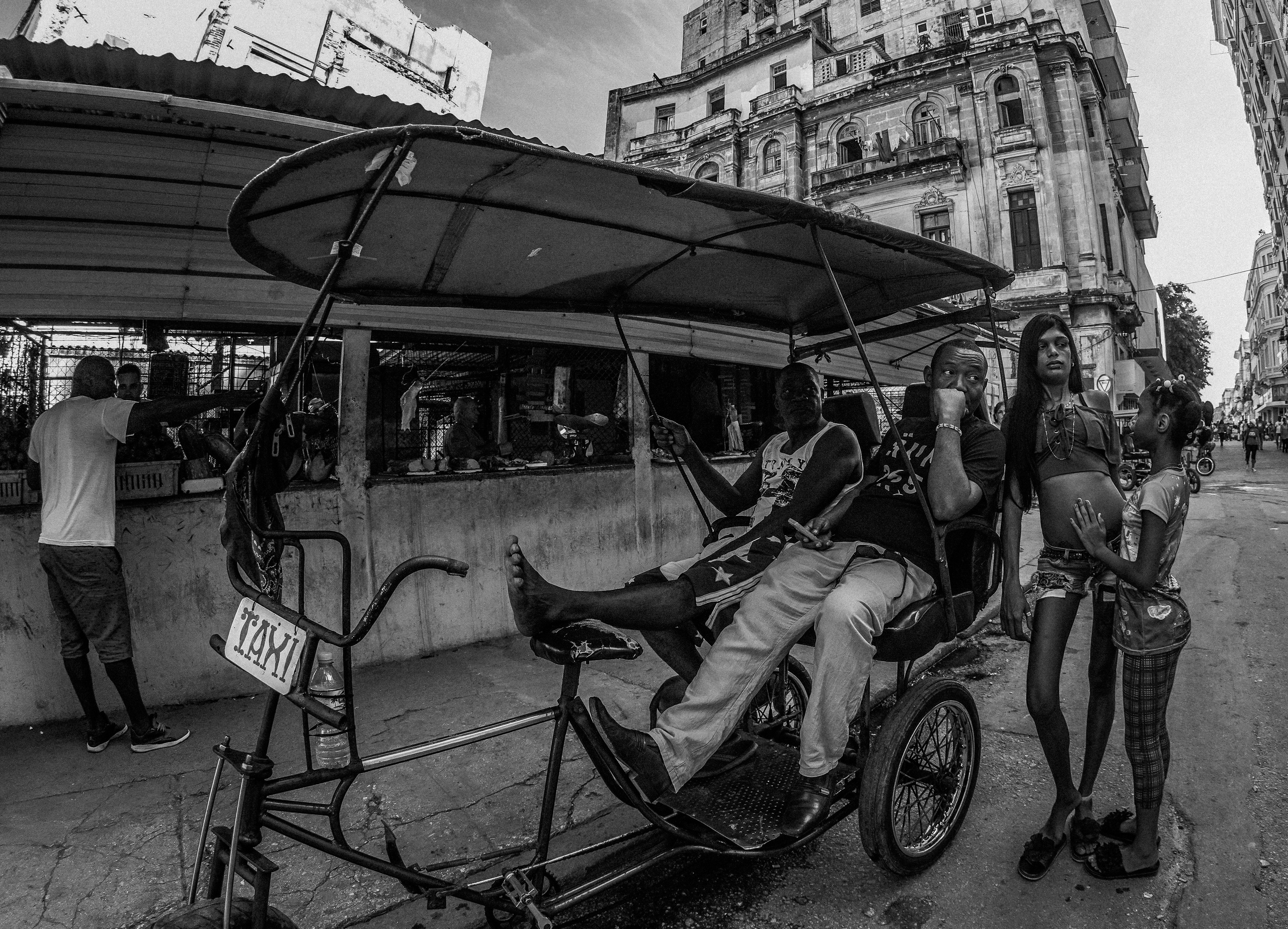 КУБА. Стрит-фотография, полная абсурда, идиотизма и красоты