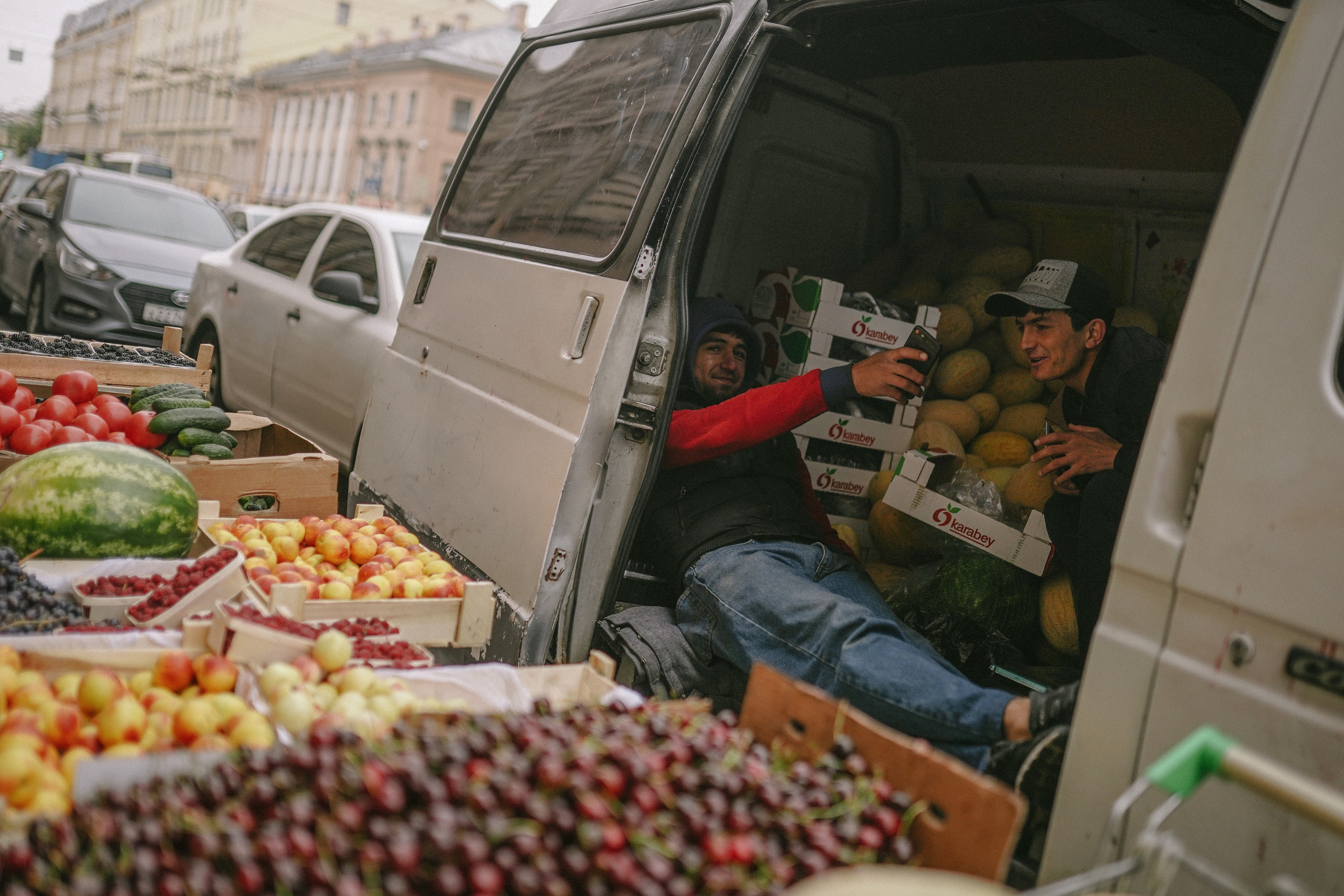 2019. Стрит-фотография, полная абсурда, идиотизма и красоты