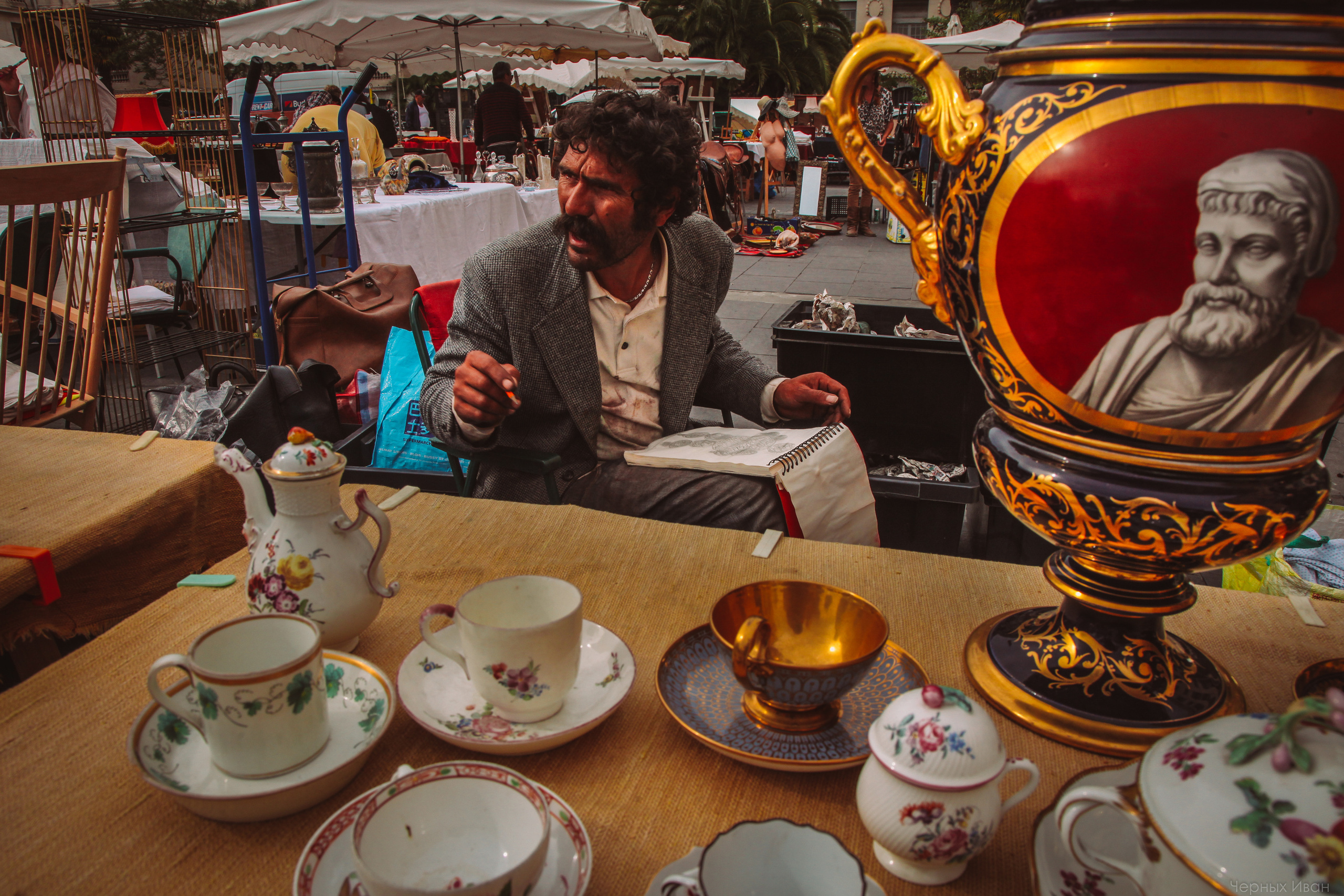 ФРАНЦИЯ. Стрит-фотография, полная абсурда, идиотизма и красоты