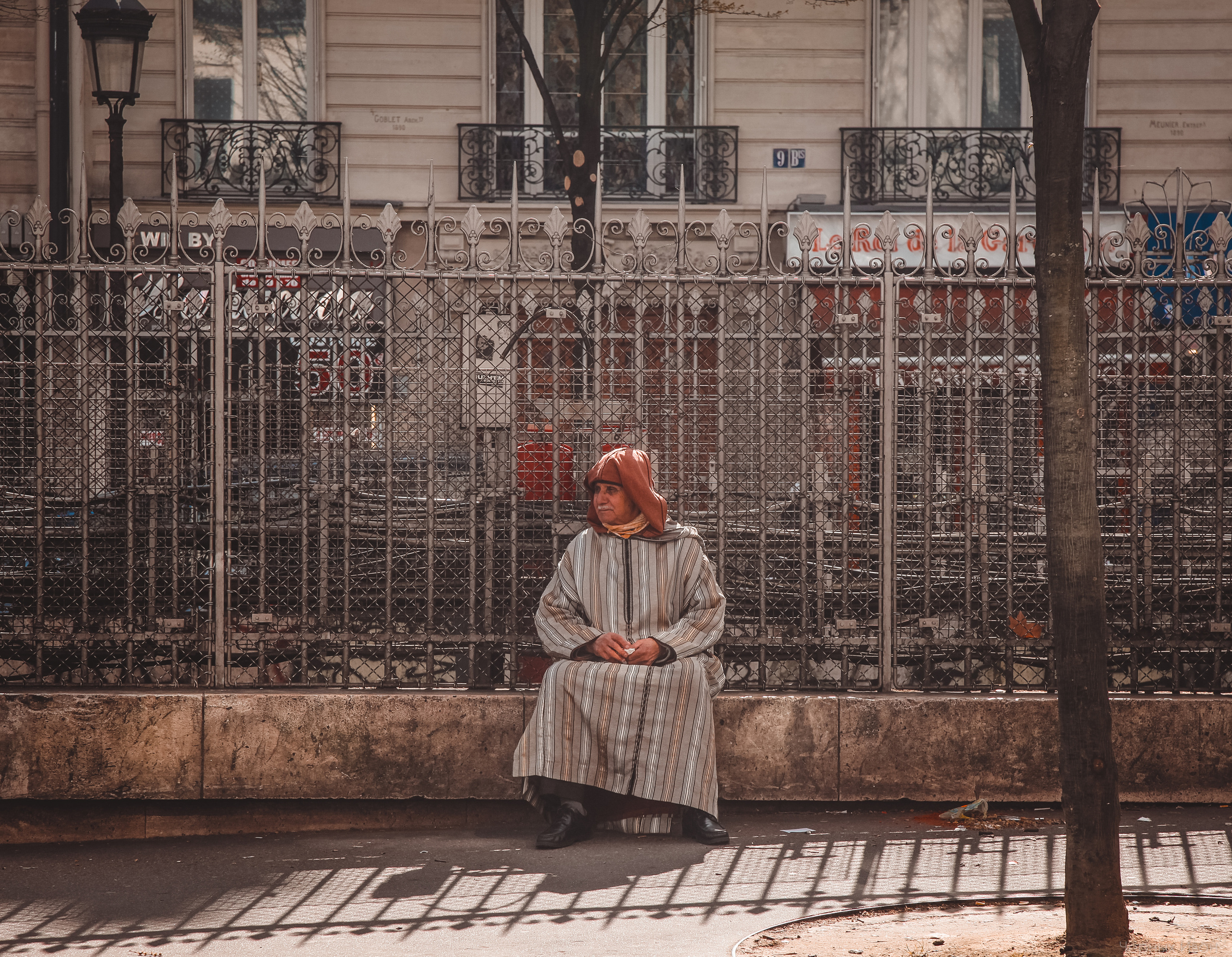 ФРАНЦИЯ. Стрит-фотография, полная абсурда, идиотизма и красоты