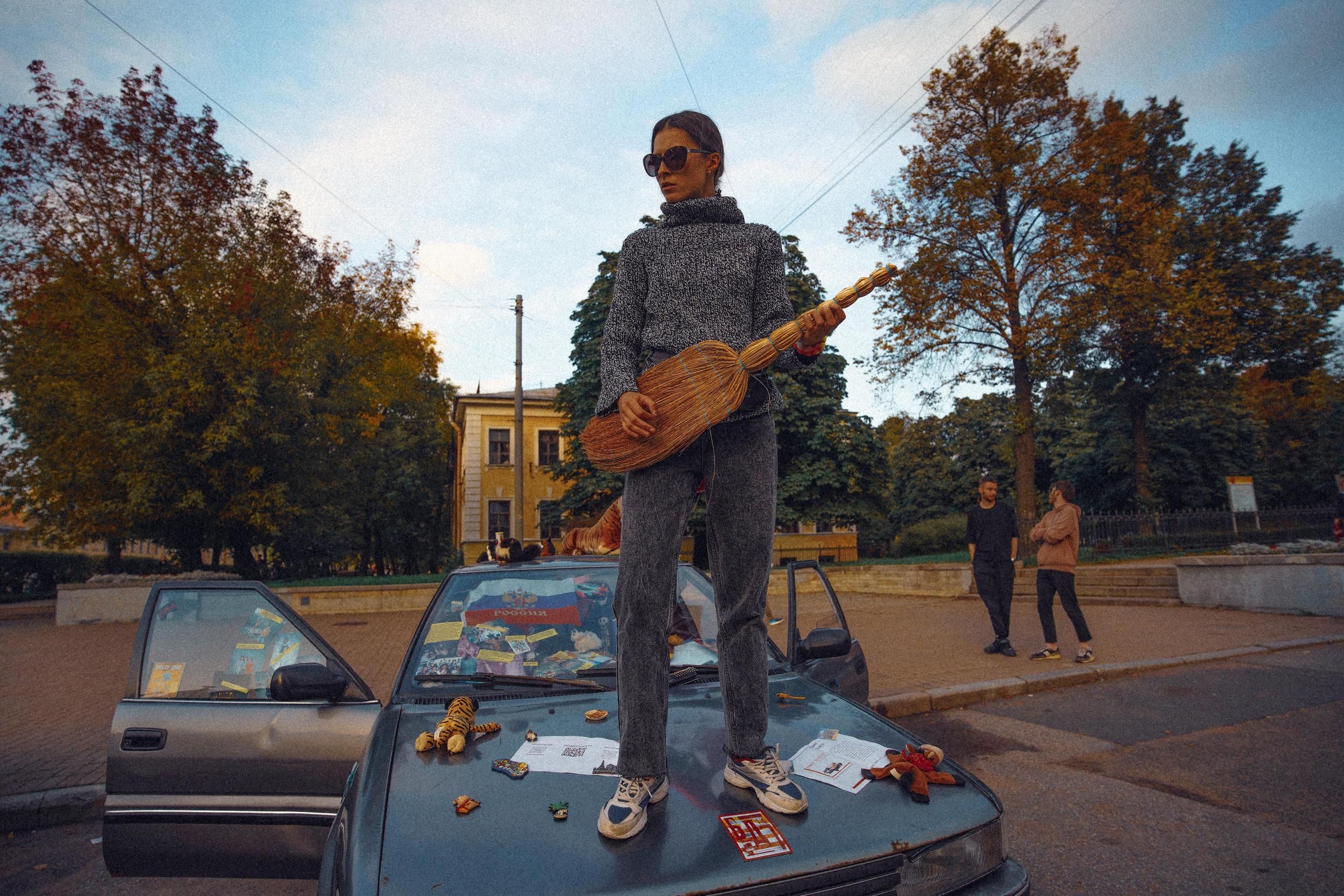 МАГЕЛАТ. Стрит-фотография, полная абсурда, идиотизма и красоты