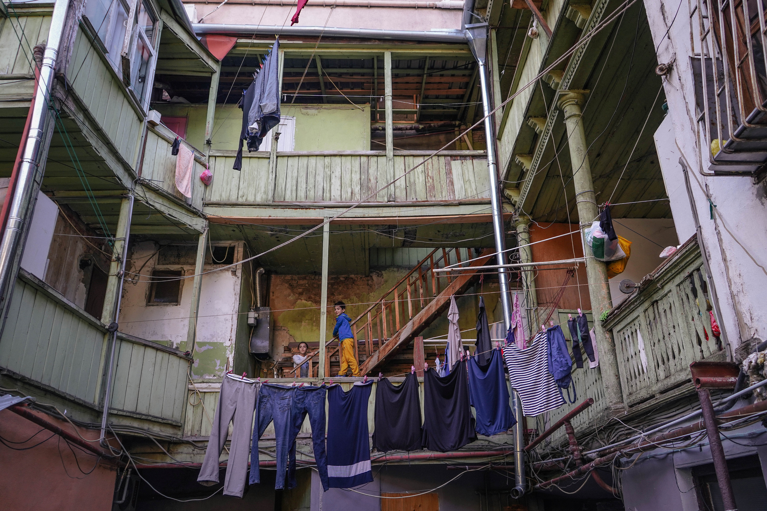 ГРУЗИЯ. Стрит-фотография, полная абсурда, идиотизма и красоты